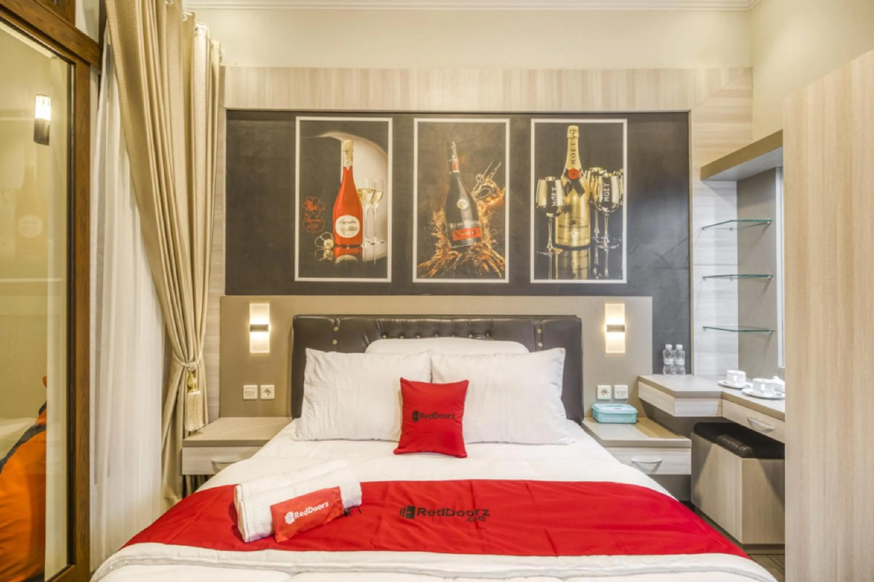 Bed in RedDoorz Plus near Gembira Loka Zoo 2