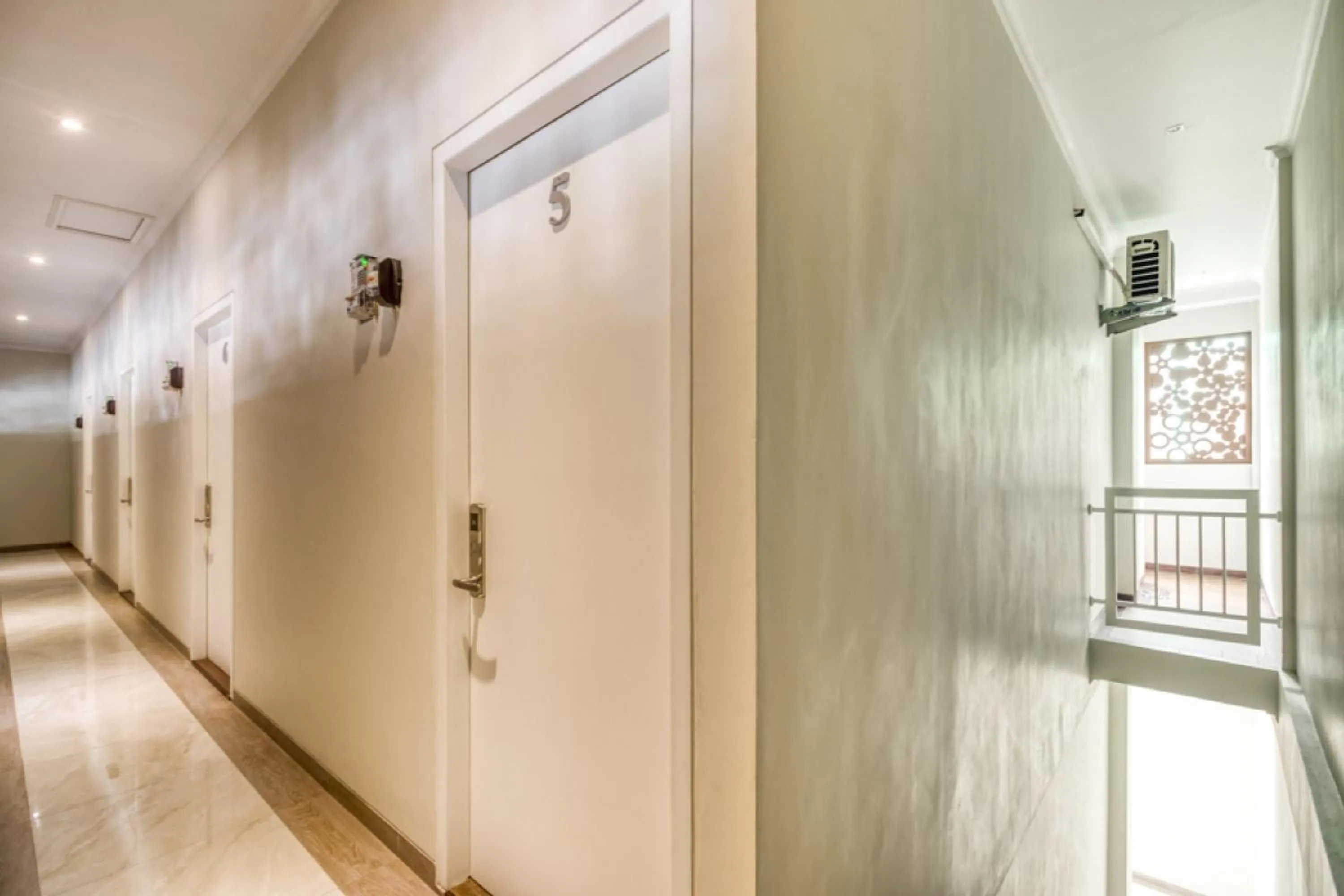 RedDoorz Plus near Gembira Loka Zoo 2