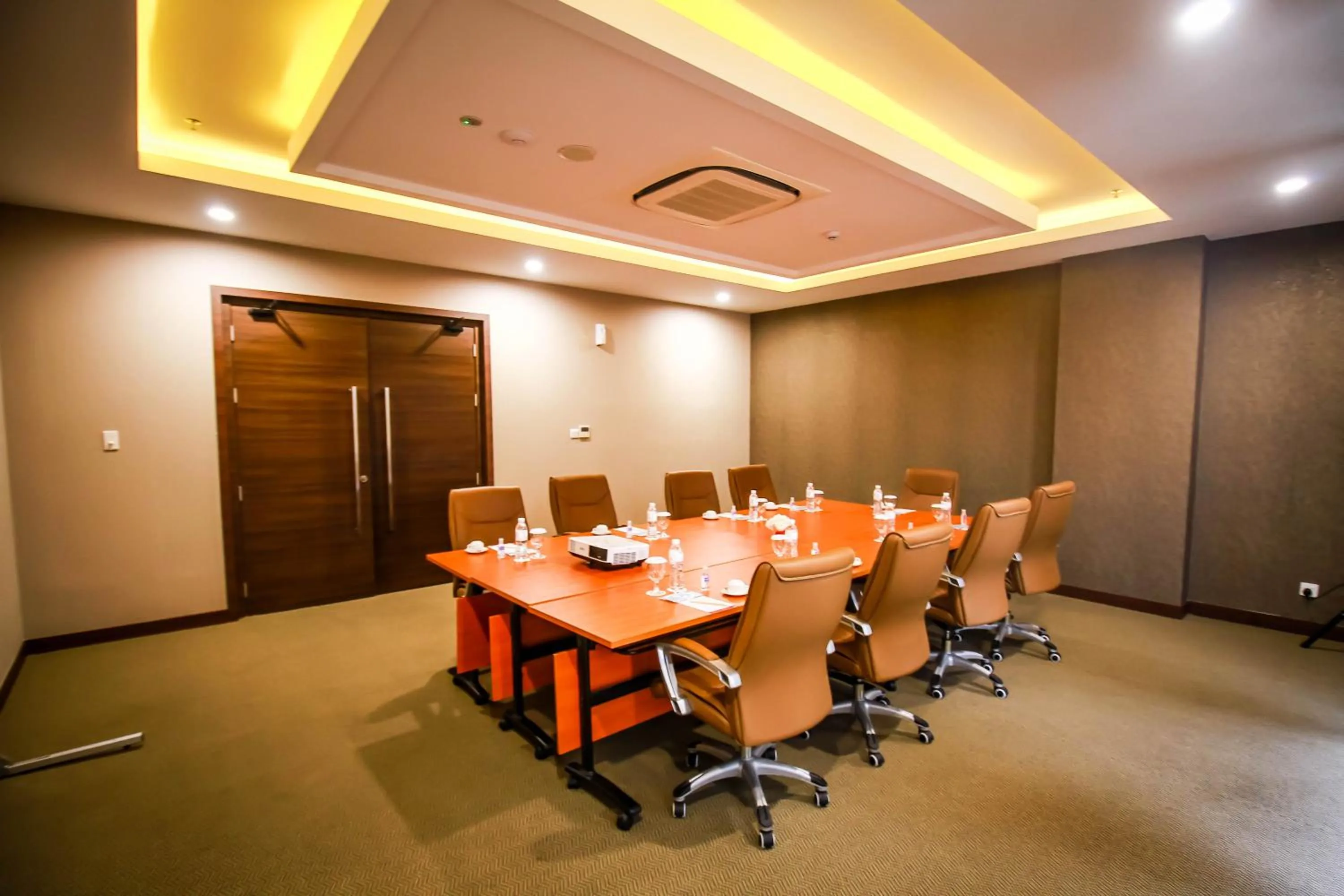 Business facilities in Asialink Hotel Batam by Prasanthi