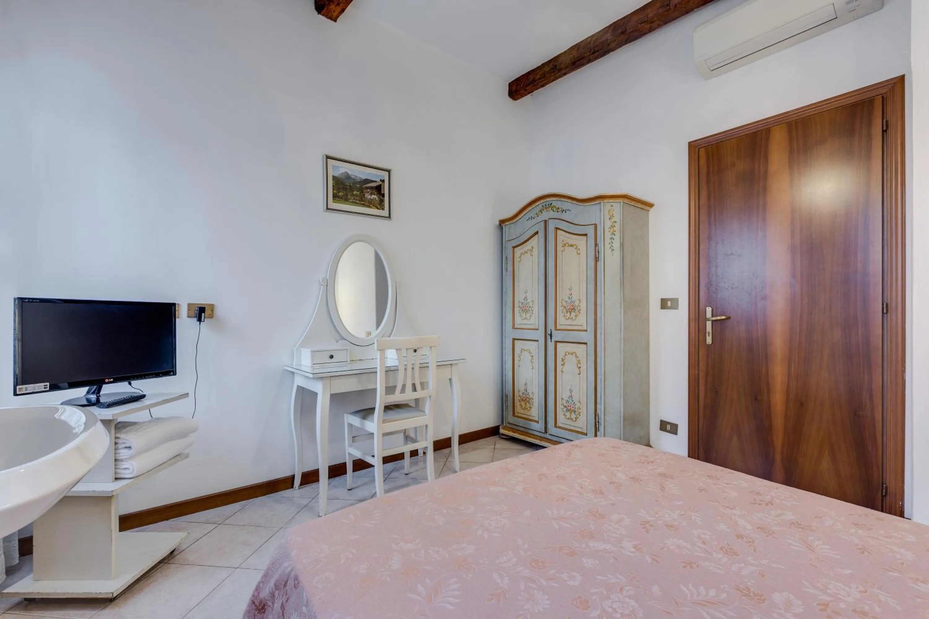 Bed in Hotel Bernardi Semenzato