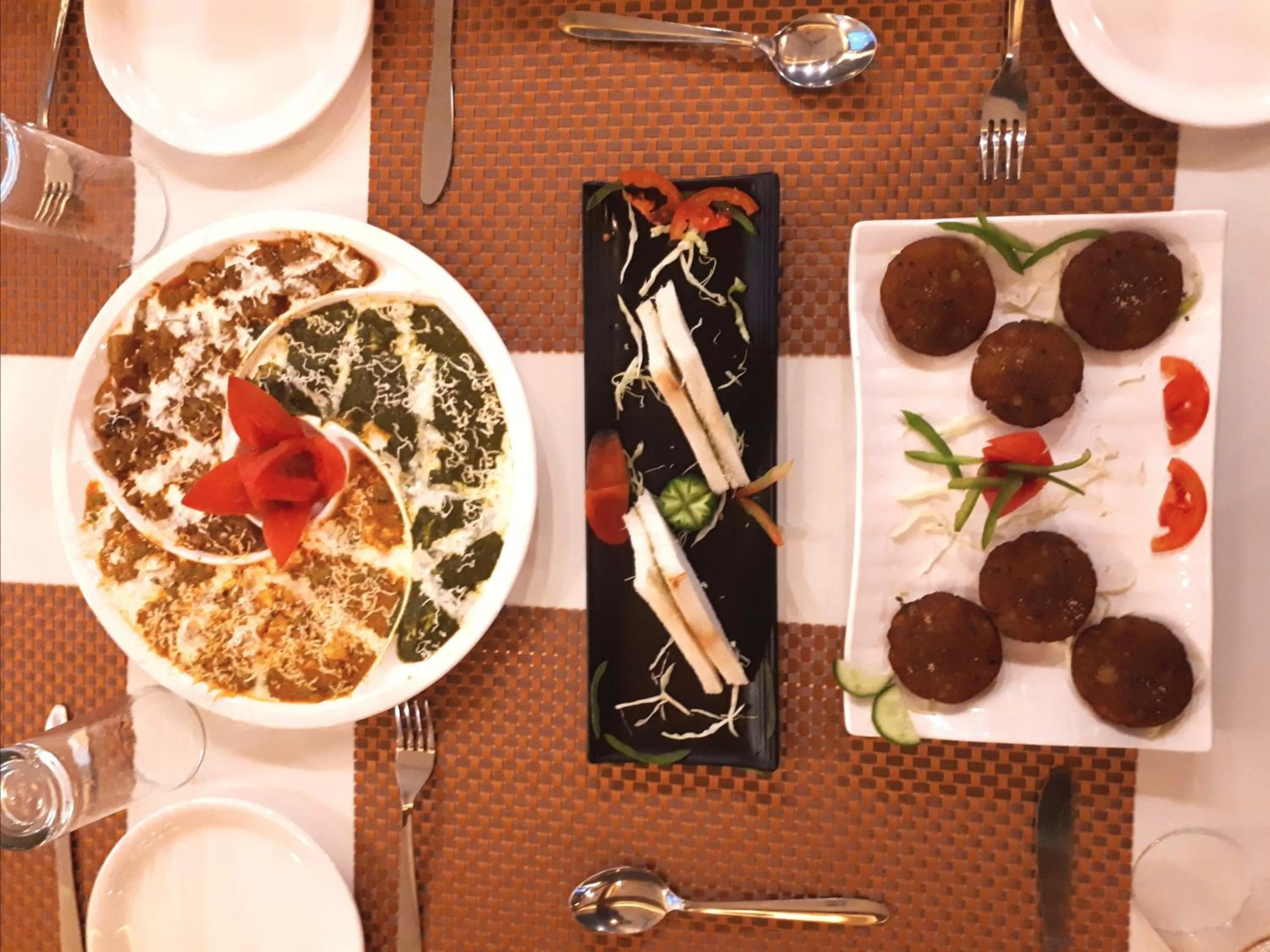Restaurant/places to eat in Opulence Inn - 500 Meters From Railway Station