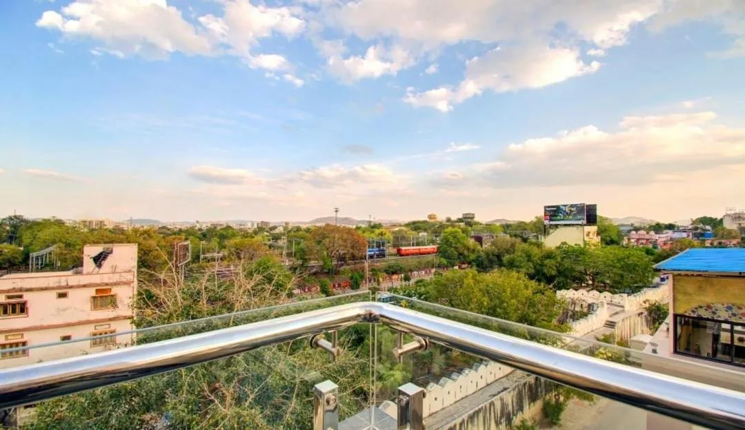Balcony/Terrace in Opulence Inn - 500 Meters From Railway Station