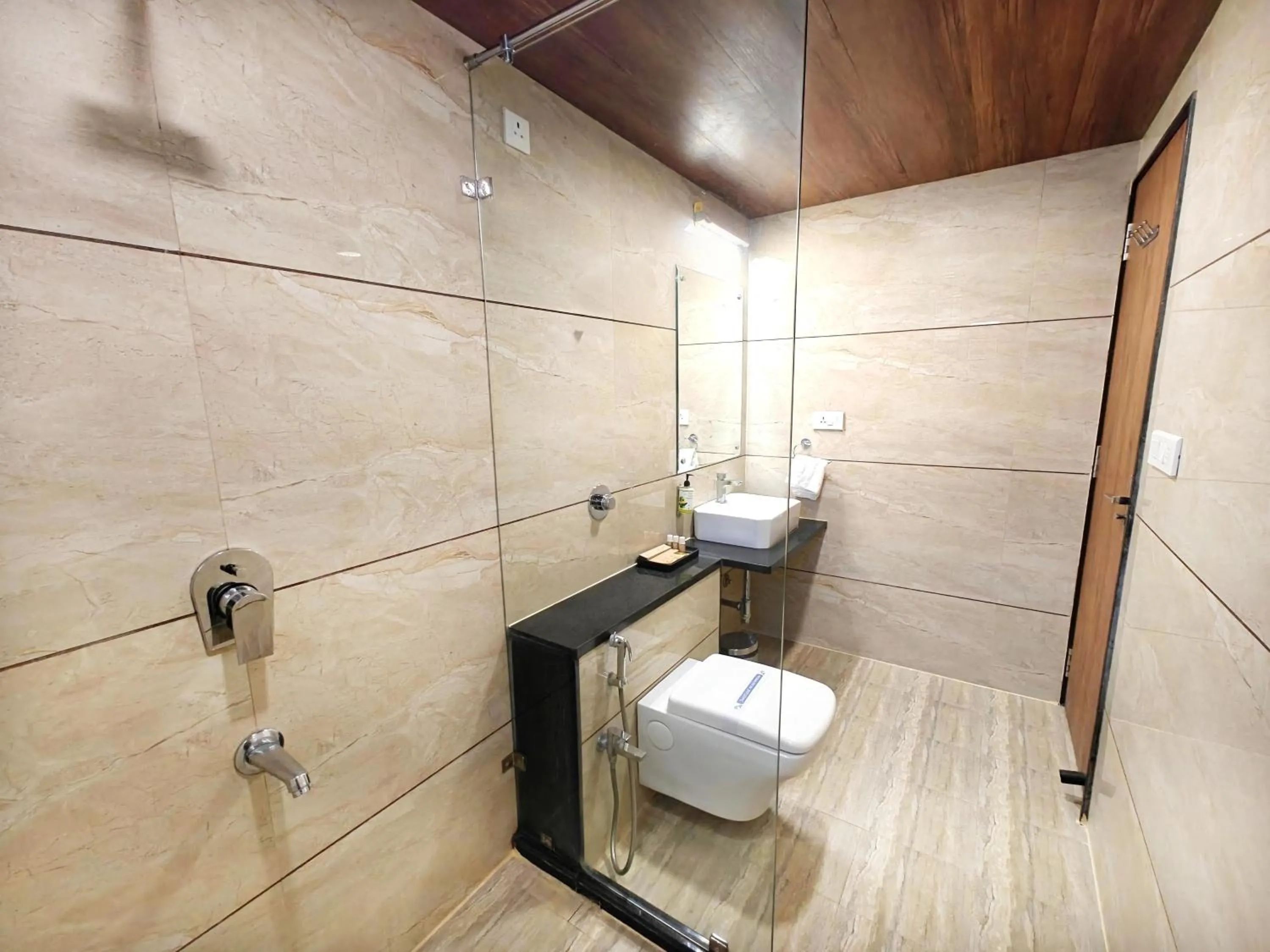 Bathroom in Opulence Inn - 500 Meters From Railway Station