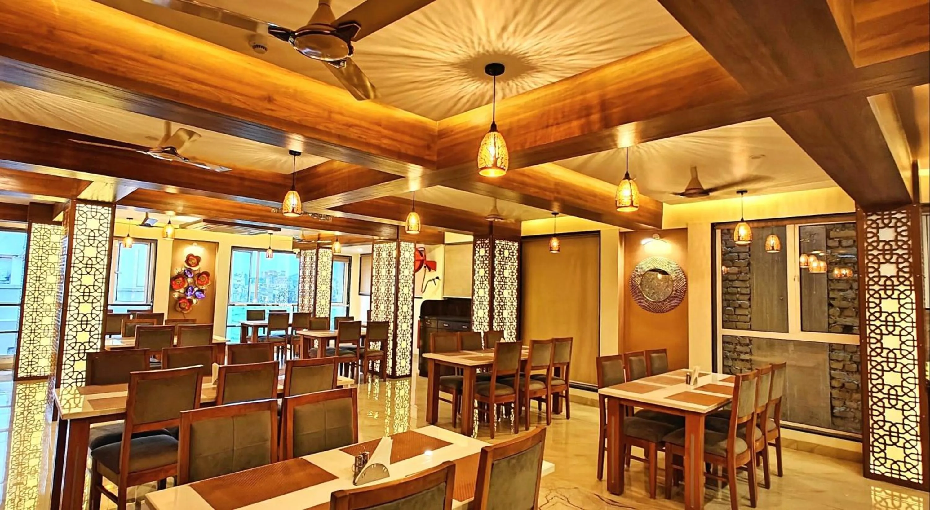 Restaurant/places to eat in Opulence Inn - 500 Meters From Railway Station