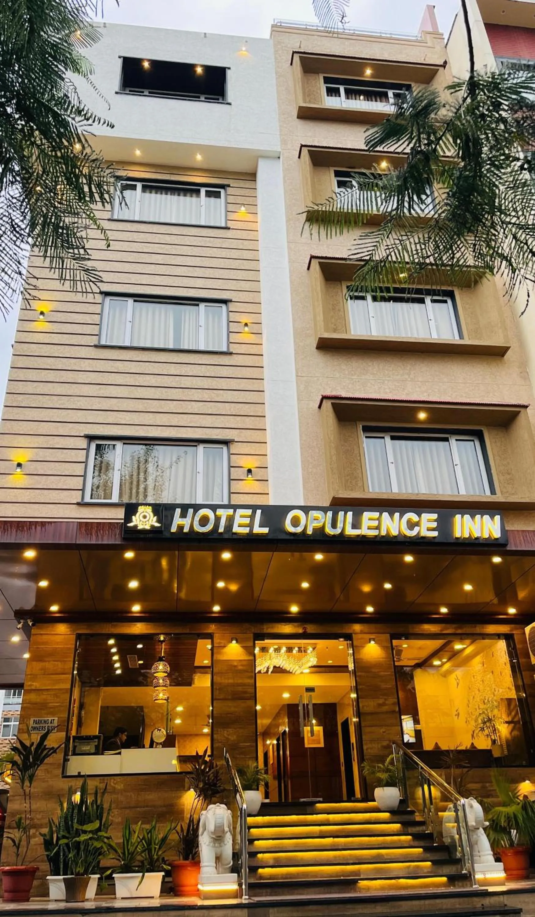 Facade/entrance in Opulence Inn - 500 Meters From Railway Station