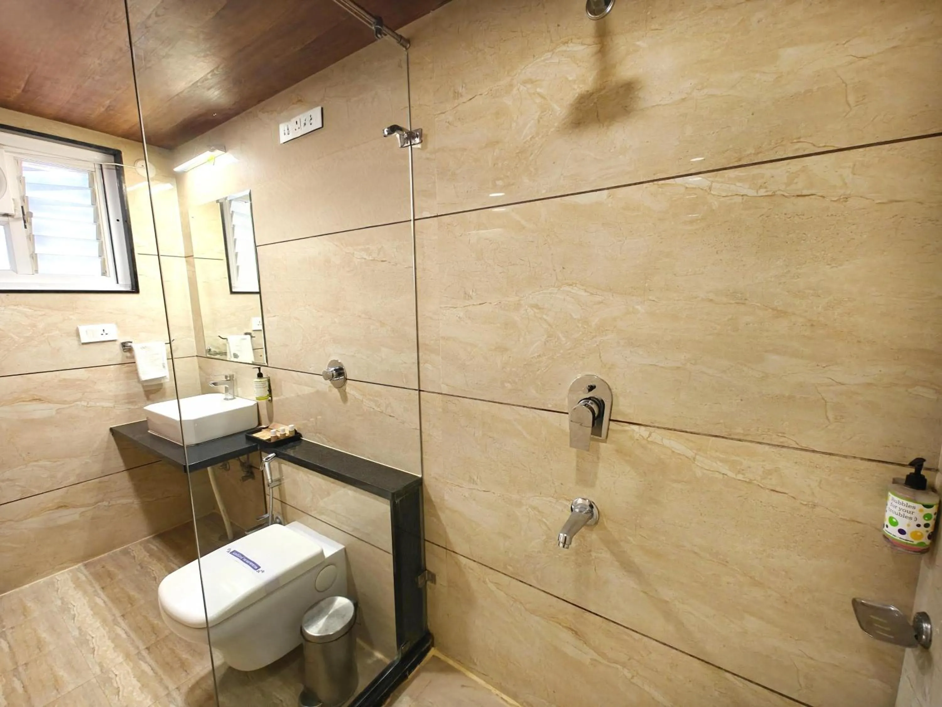 Bathroom in Opulence Inn - 500 Meters From Railway Station