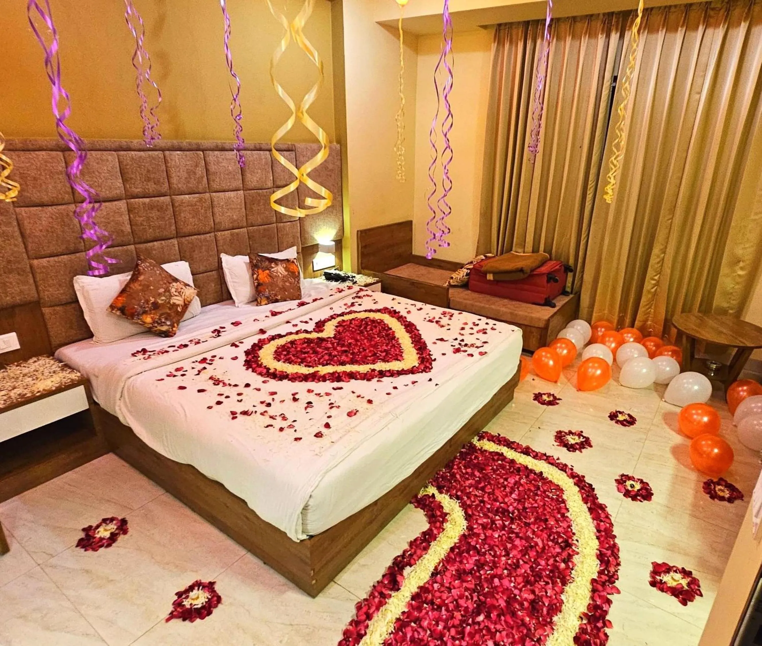 Bedroom, Bed in Opulence Inn - 500 Meters From Railway Station