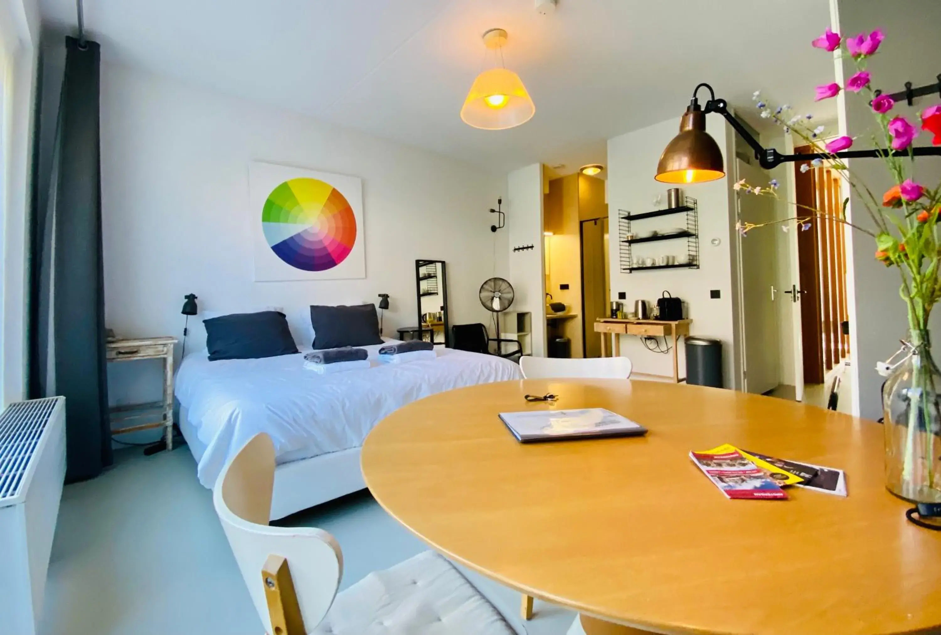 Private studio, patio garden and free car parking Private studio, patio garden and free car parking