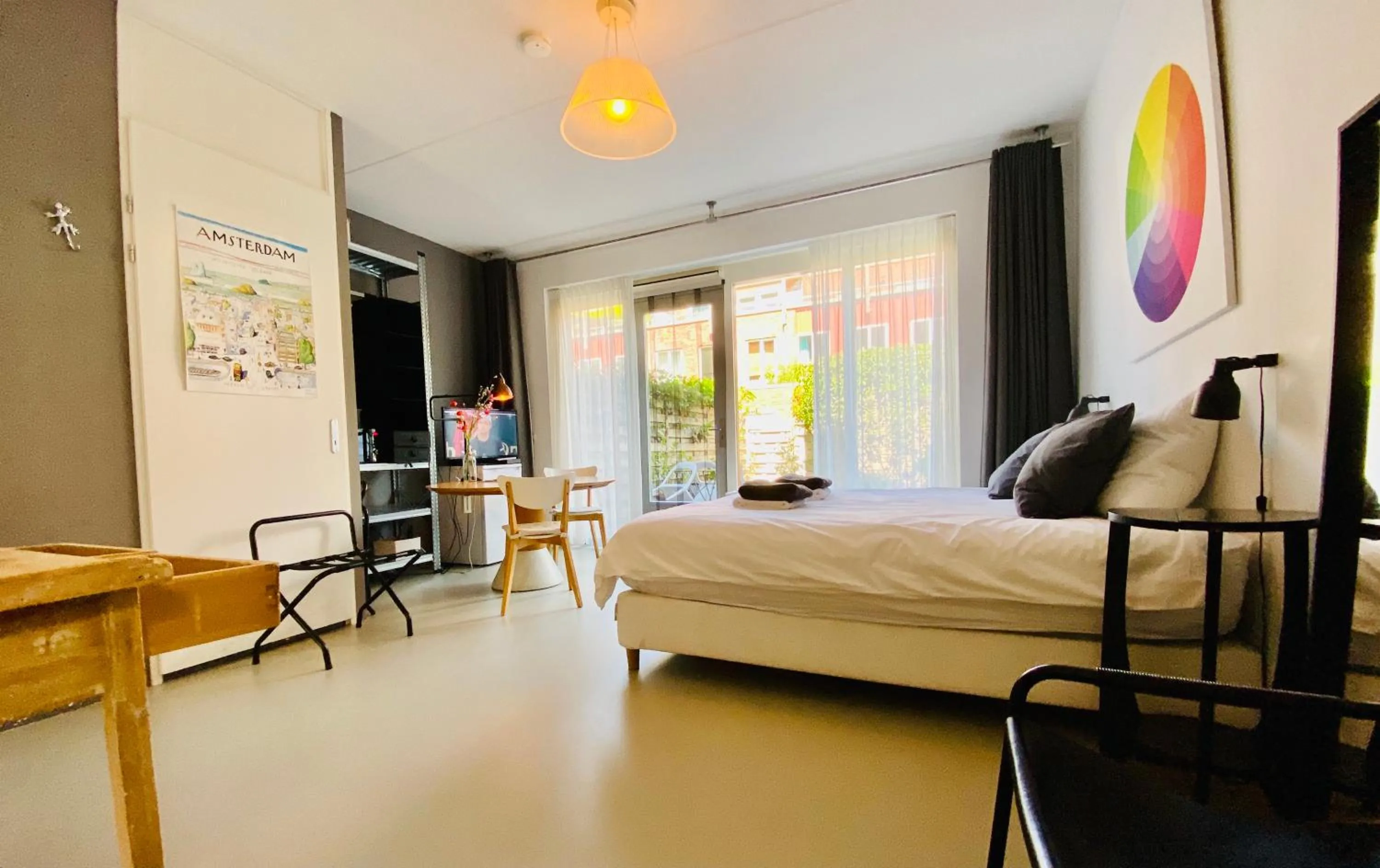 Private studio, patio garden and free car parking