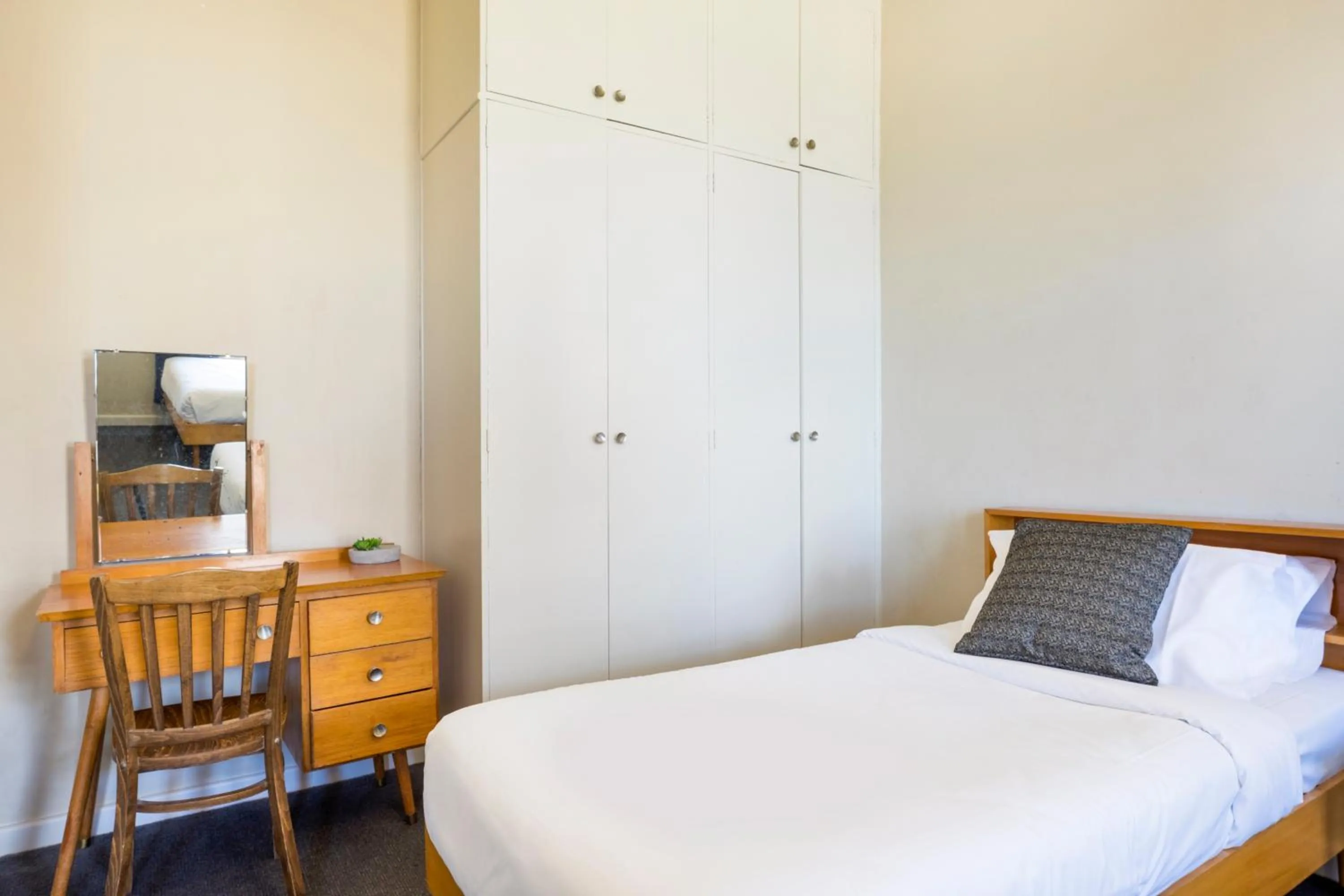 Bedroom, Bed in Esplanade Hotel Adelaide