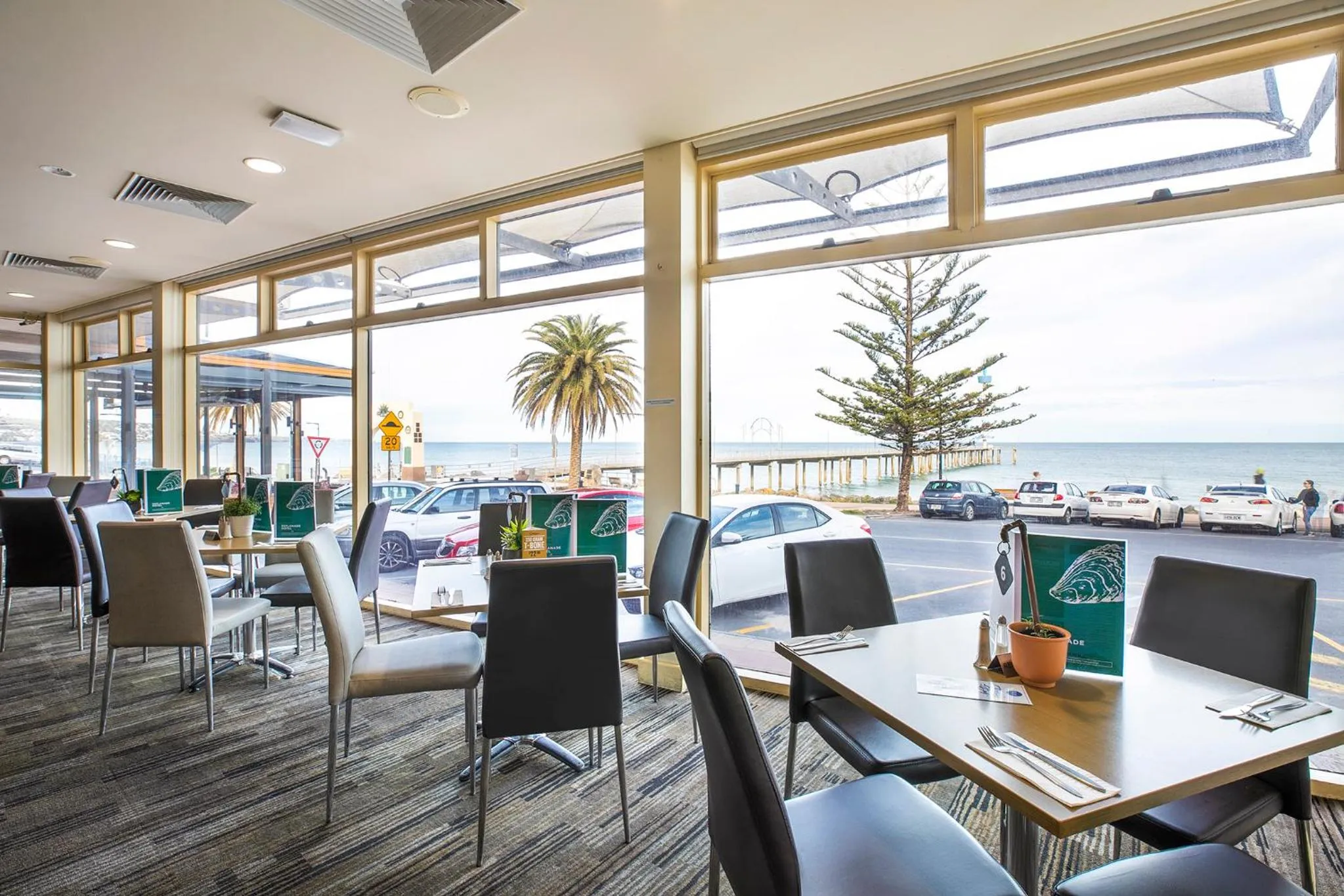 Restaurant/places to eat in Esplanade Hotel Adelaide