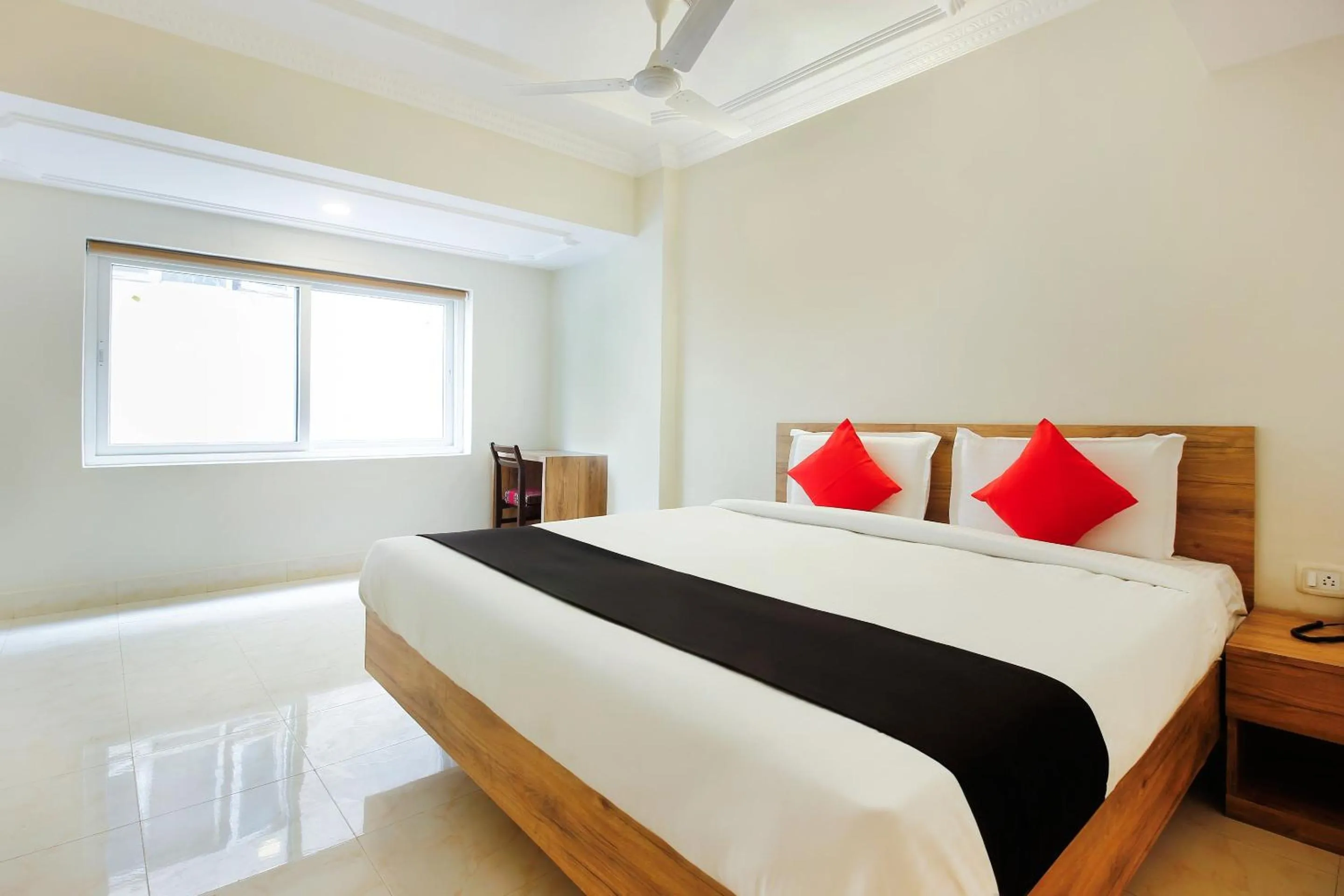 Bedroom, Bed in Super Capital O Sri Suprabhat Grand Near Kachiguda Railway Station