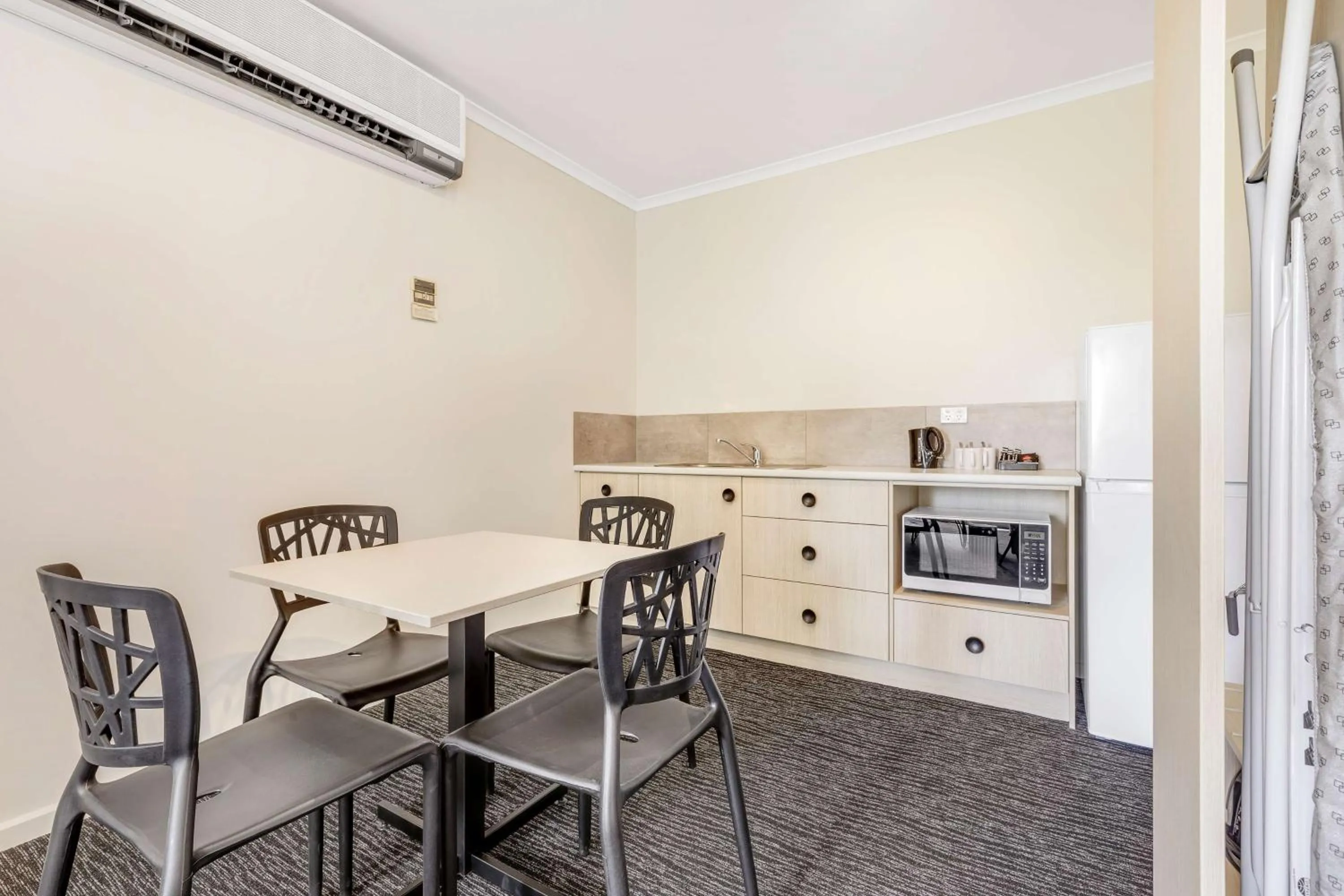 Kitchen or kitchenette in Nightcap at Findon Hotel