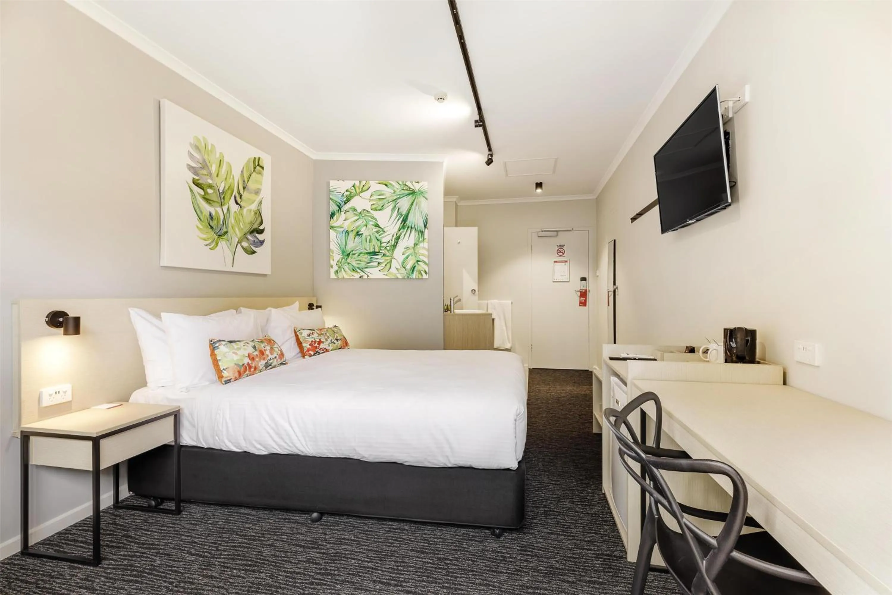 Bedroom, Bed in Nightcap at Findon Hotel