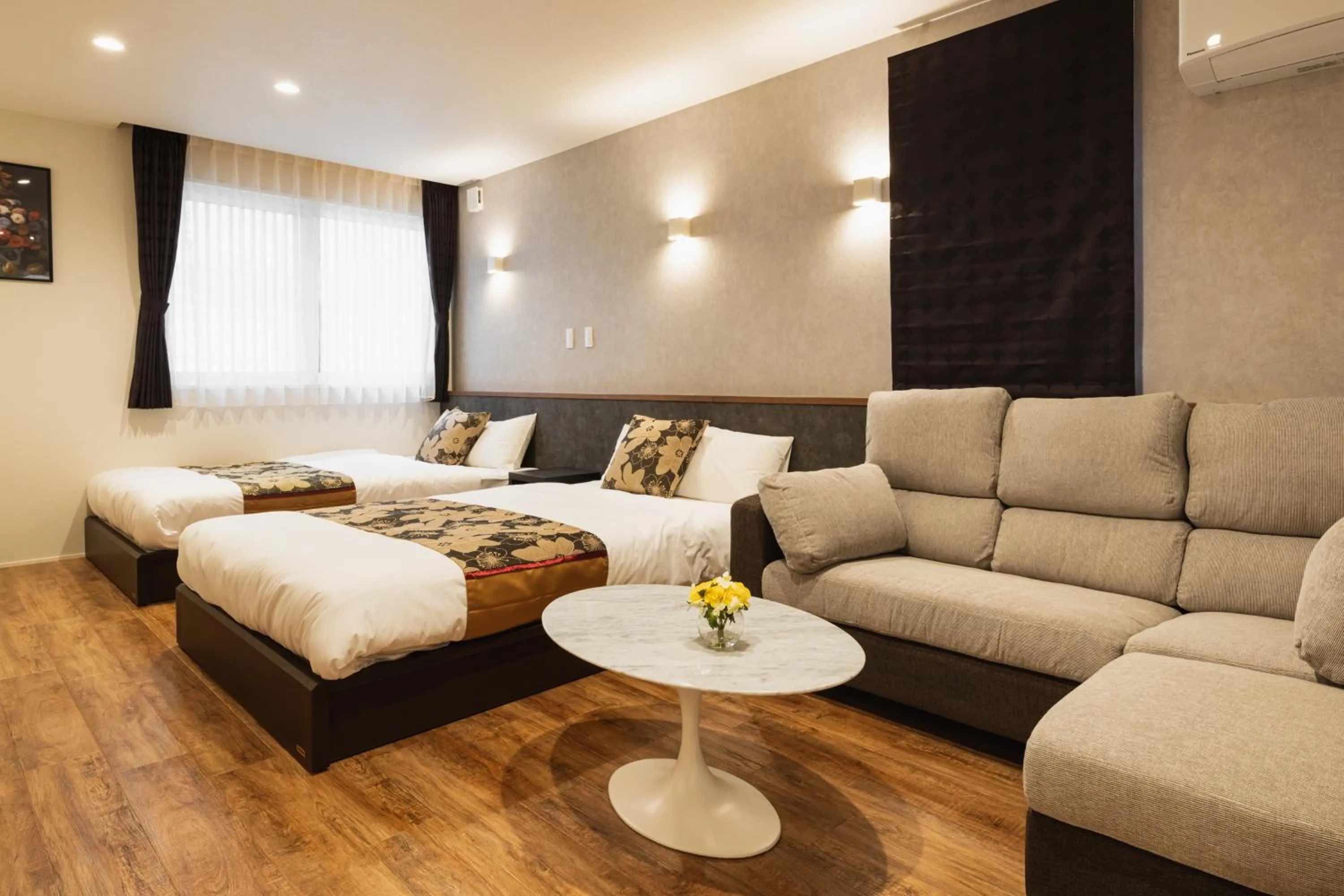 Photo of the whole room in GRAND BASE Nagasaki