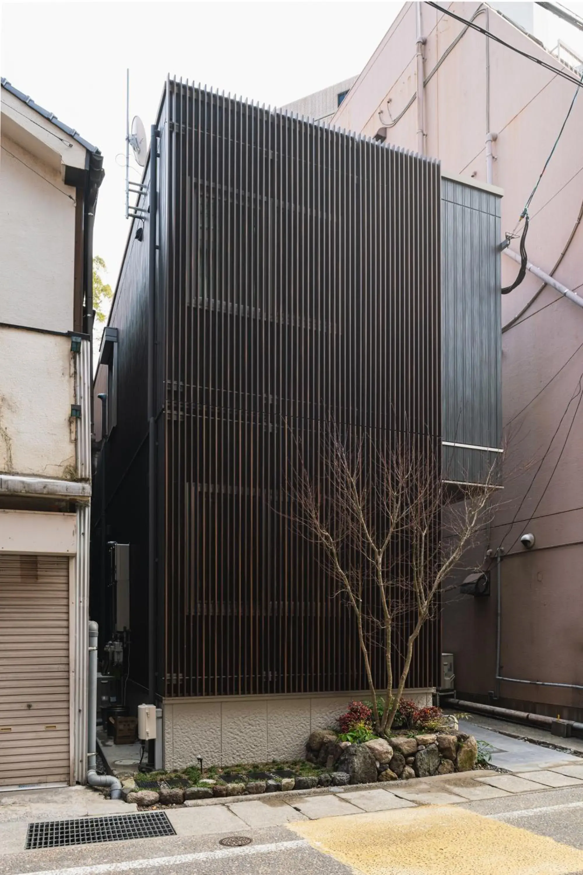 Facade/entrance in GRAND BASE Nagasaki Facade/entrance in GRAND BASE Nagasaki