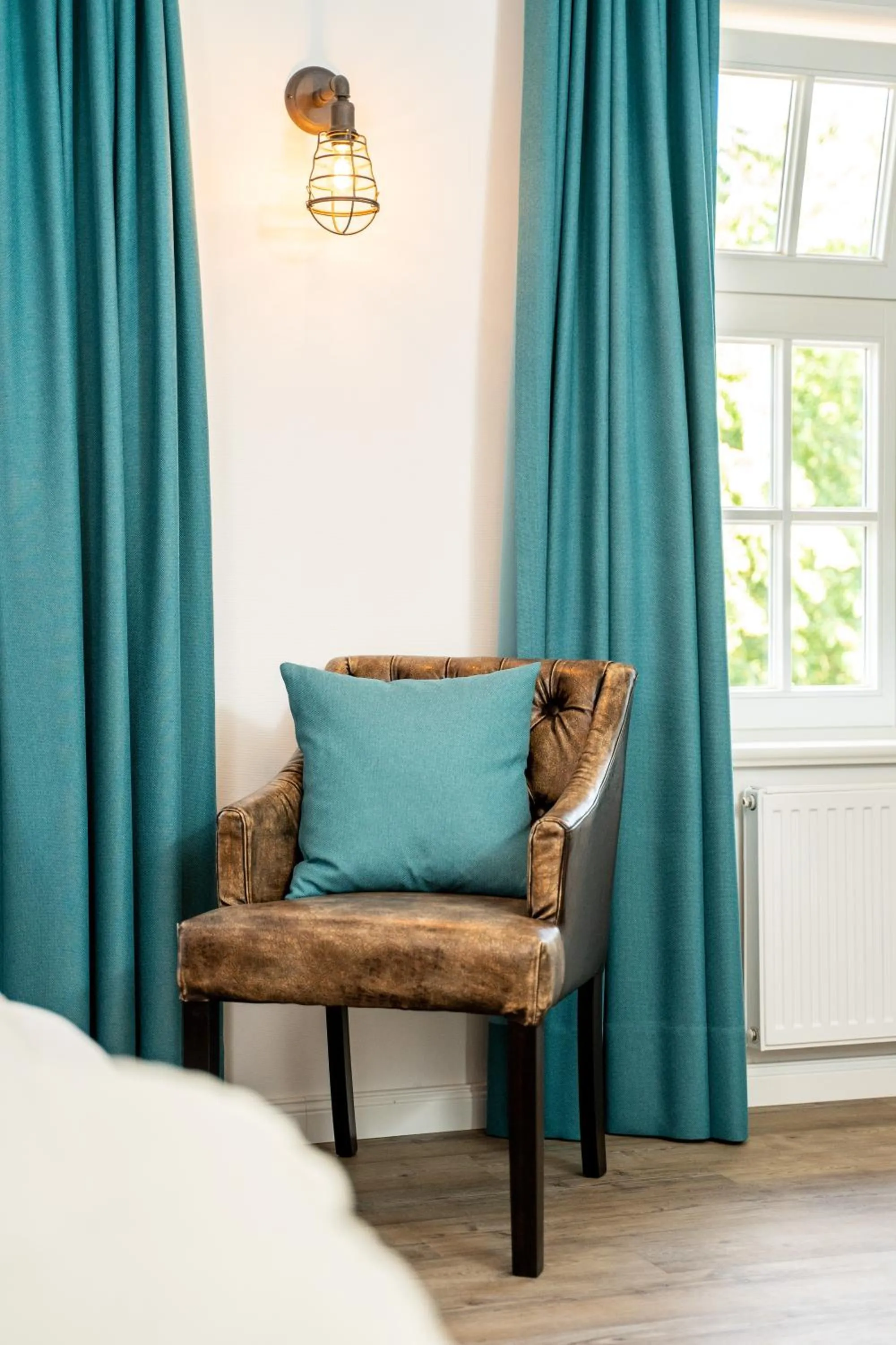 Living room, Bed in Hotel Am Dom