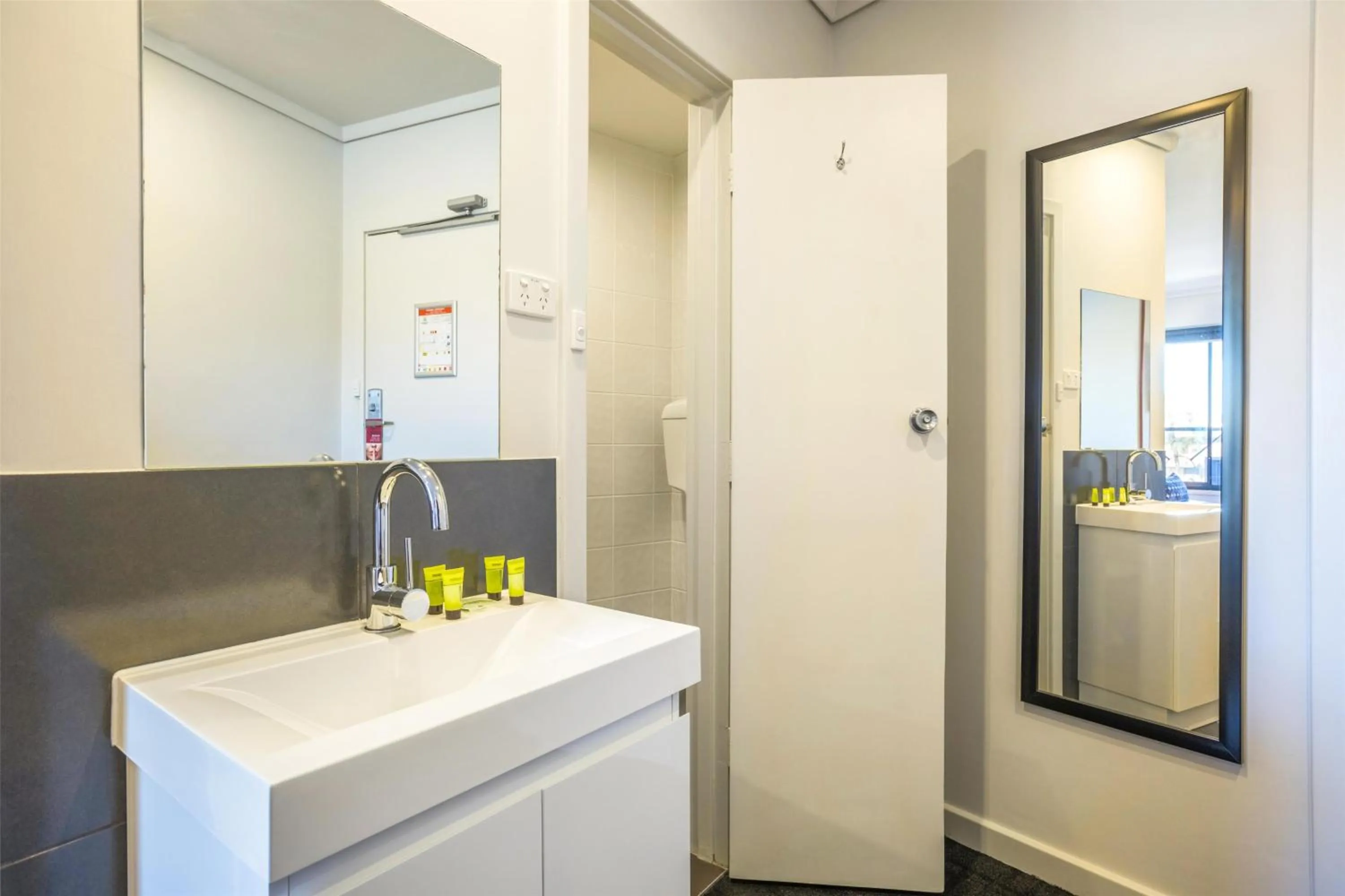 Bathroom in Nightcap at Rose & Crown Hotel