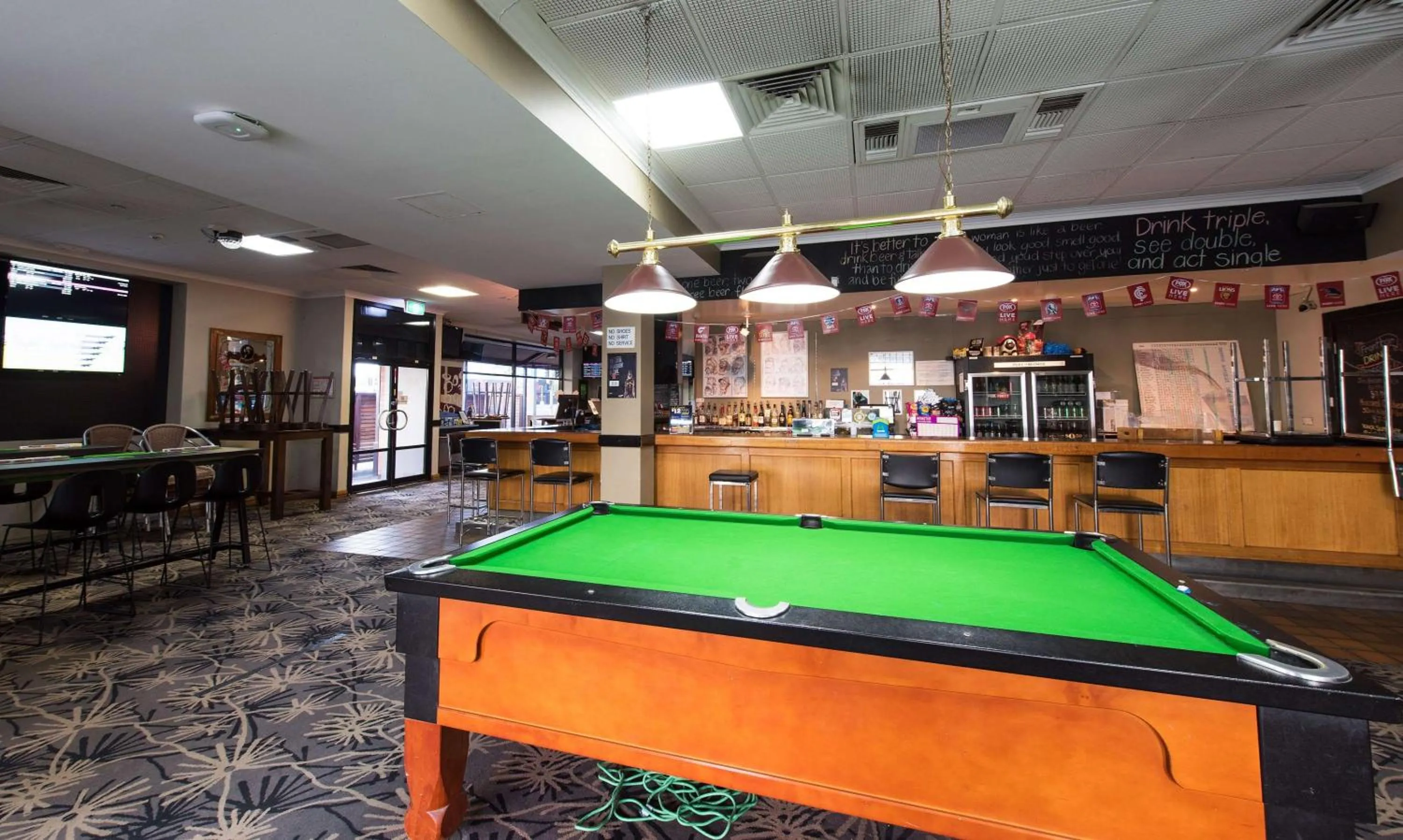 Lounge or bar in Nightcap at Rose & Crown Hotel