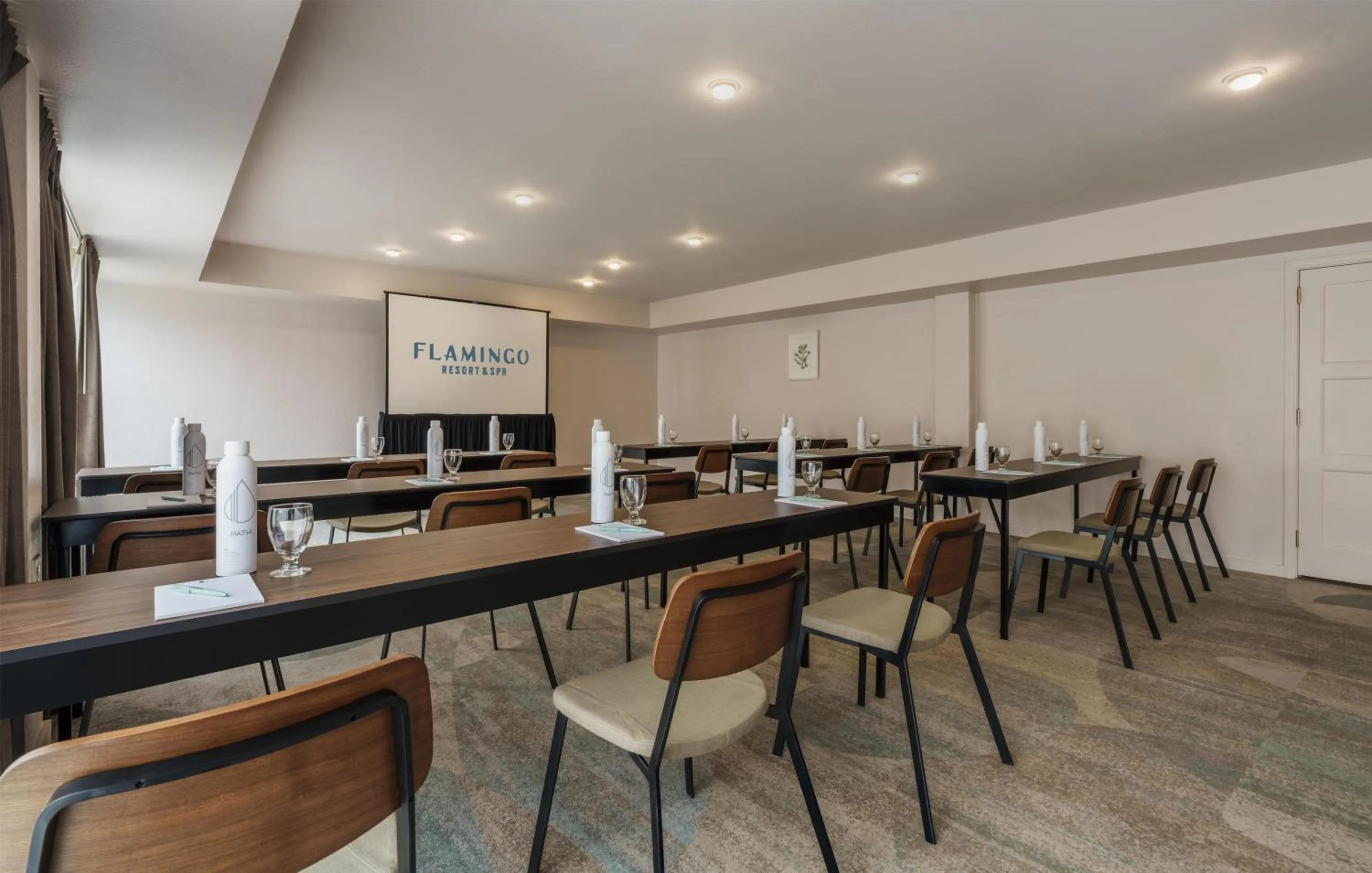 Meeting/conference room in Flamingo Resort & Spa Santa Rosa Sonoma, Tapestry by Hilton