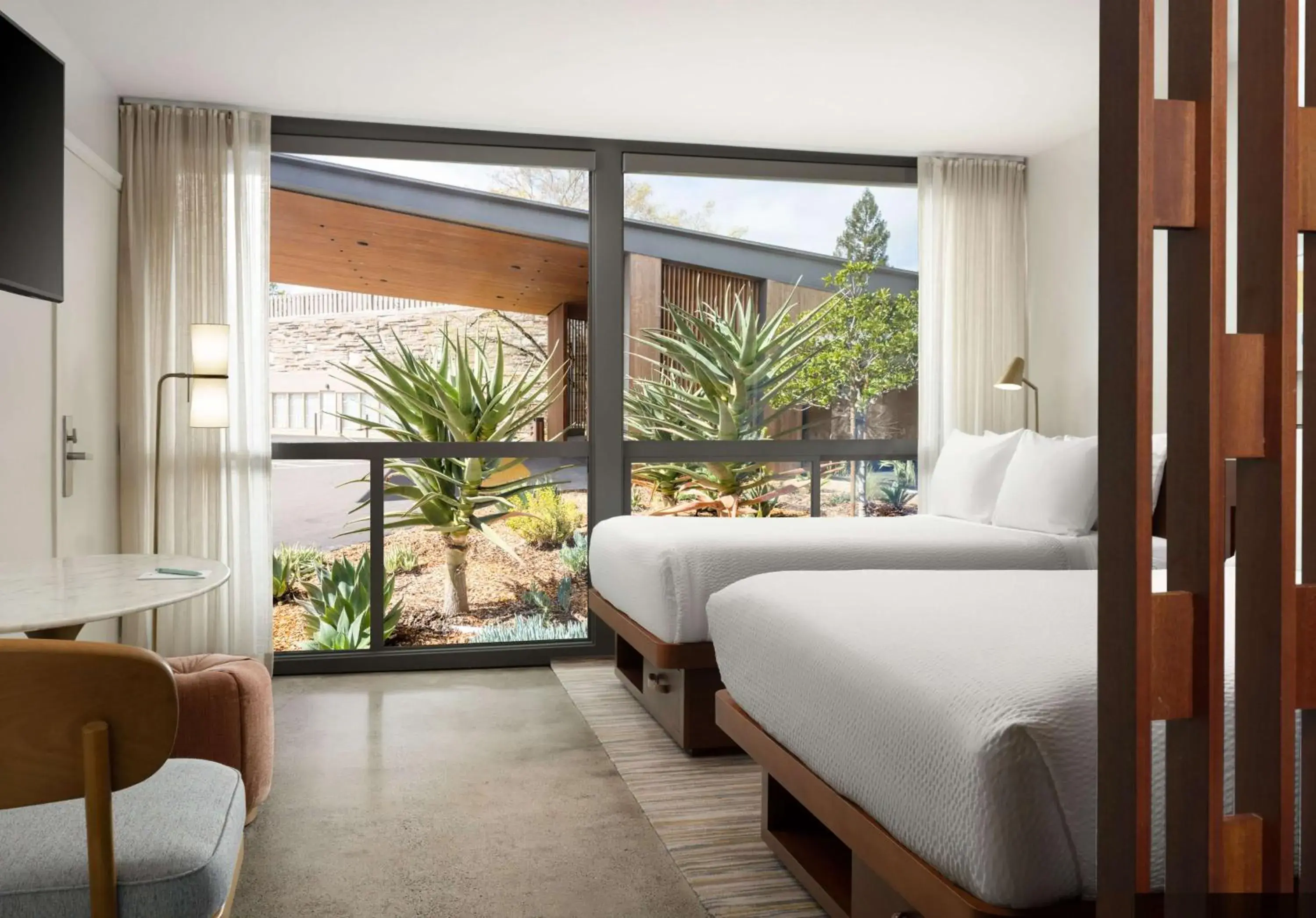 Bed in Flamingo Resort & Spa Santa Rosa Sonoma, Tapestry by Hilton Bed in Flamingo Resort & Spa Santa Rosa Sonoma, Tapestry by Hilton