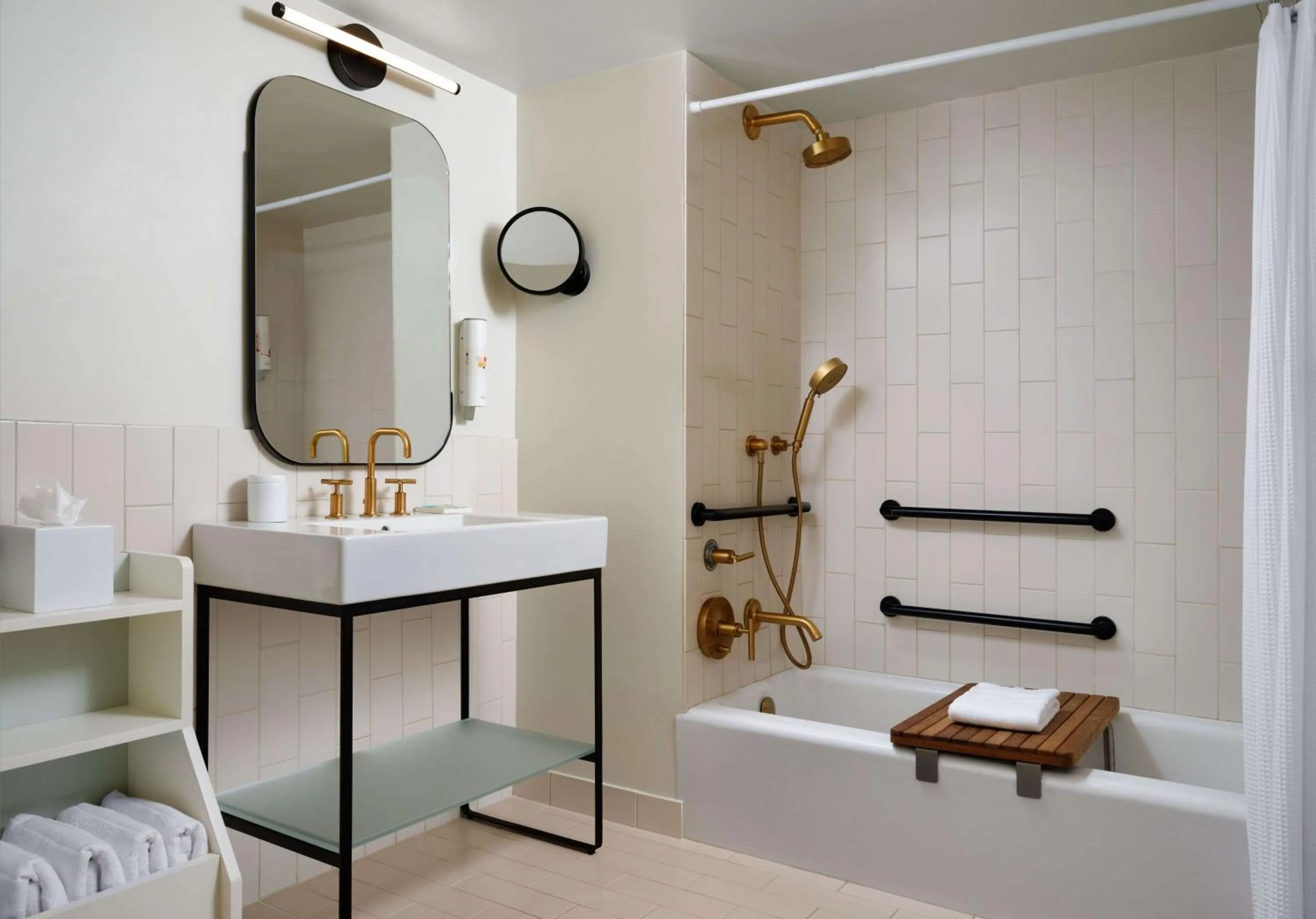 Bathroom in Flamingo Resort & Spa Santa Rosa Sonoma, Tapestry by Hilton