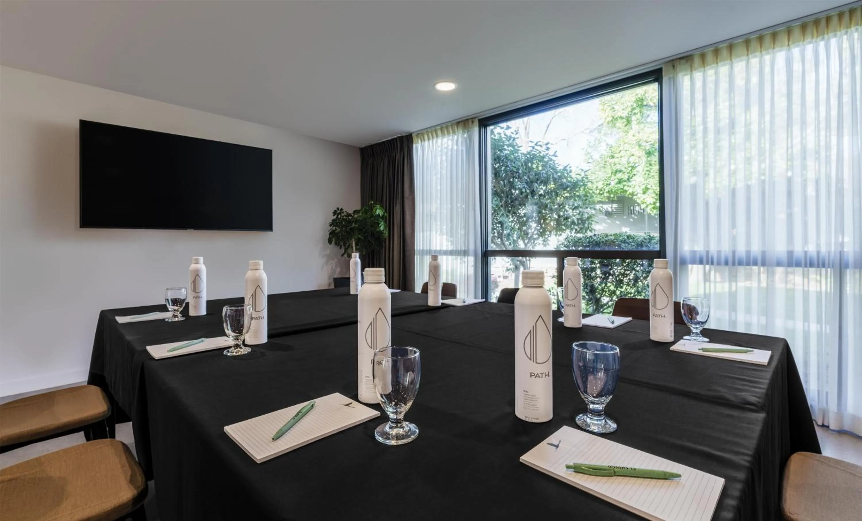 Meeting/conference room in Flamingo Resort & Spa Santa Rosa Sonoma, Tapestry by Hilton