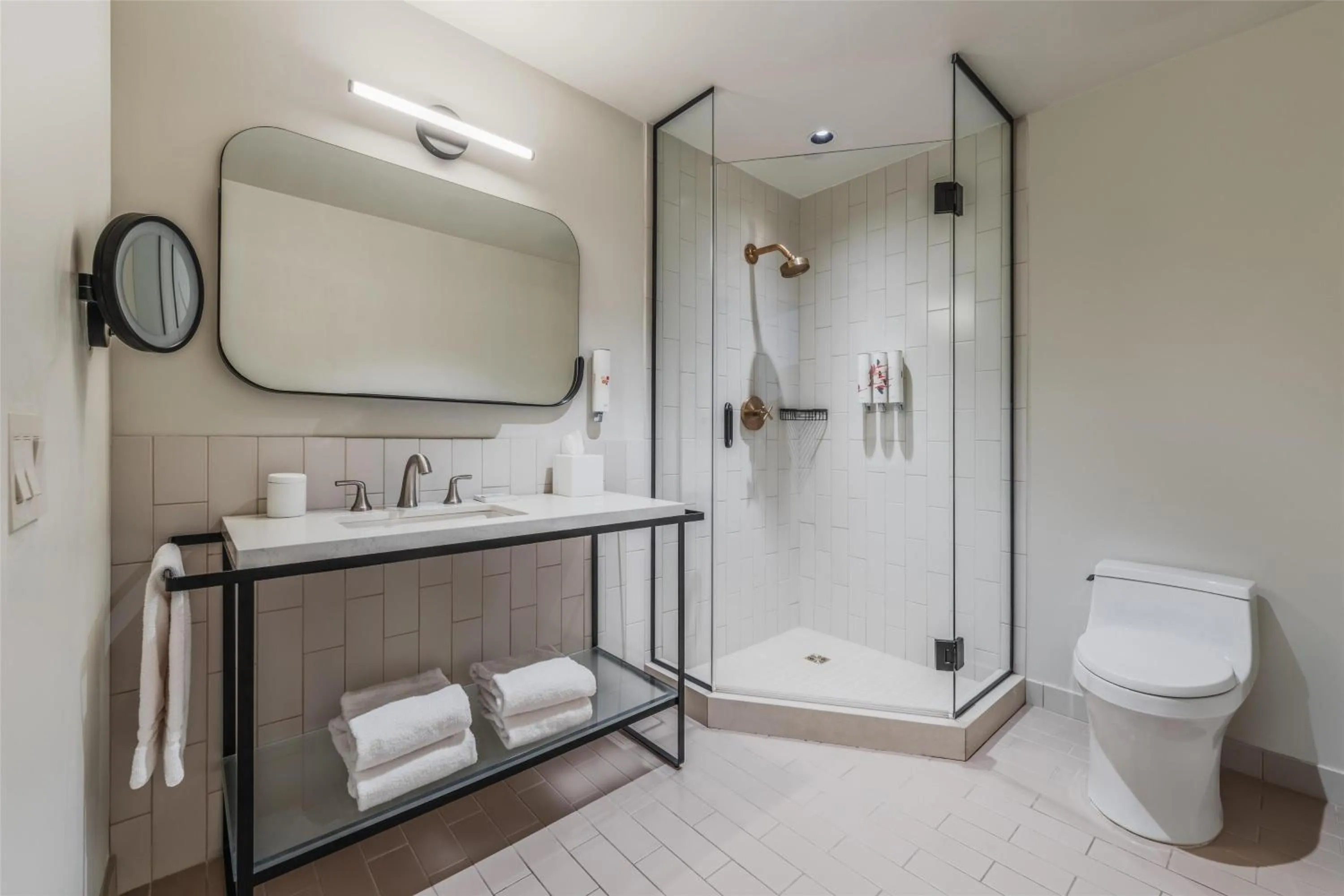 Bathroom in Flamingo Resort & Spa Santa Rosa Sonoma, Tapestry by Hilton