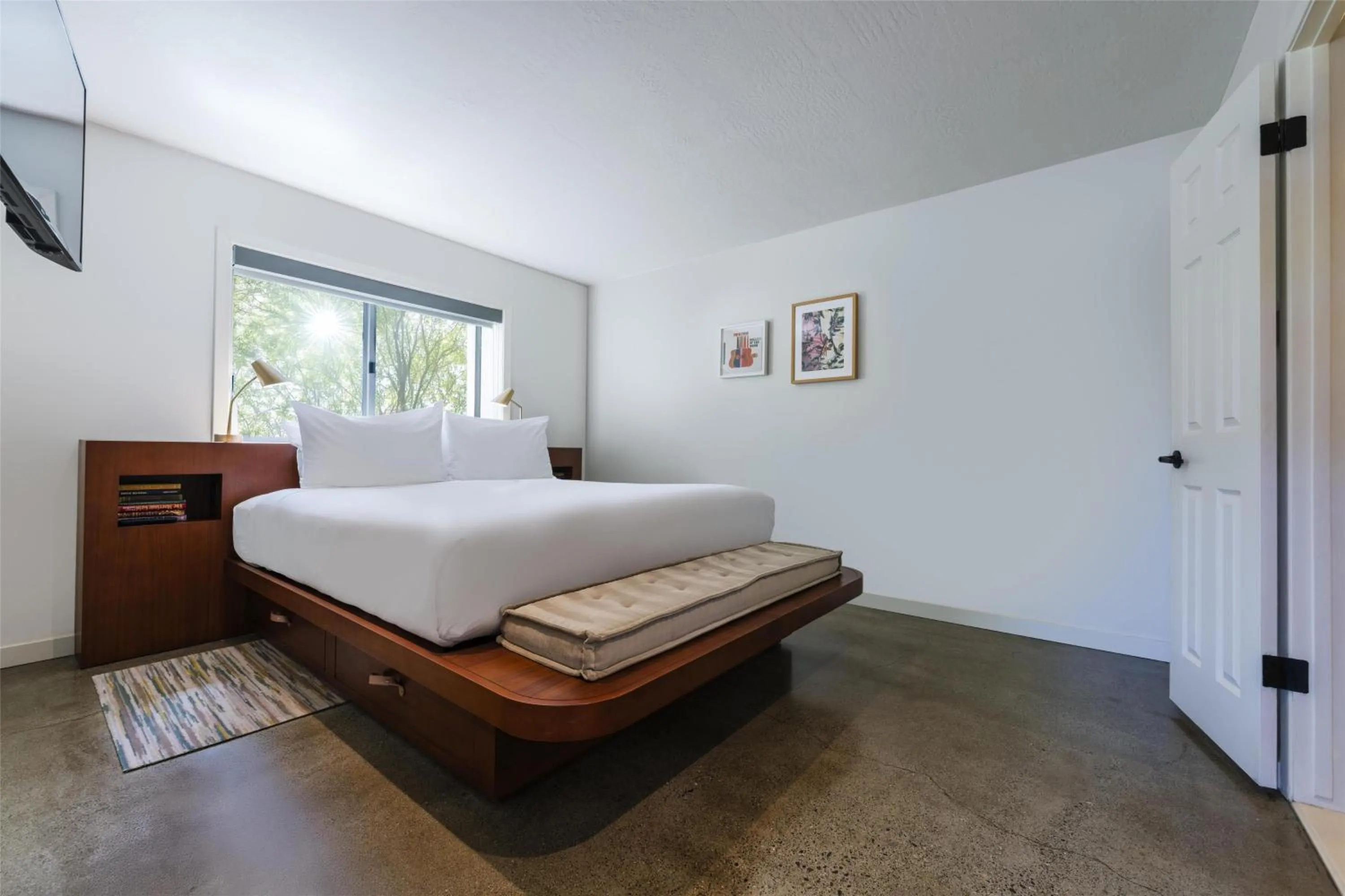 Bed in Flamingo Resort & Spa Santa Rosa Sonoma, Tapestry by Hilton