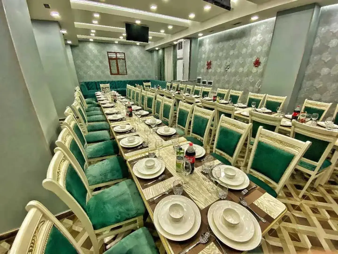 Restaurant/places to eat in Michelin Hotel Restaurant/places to eat in Michelin Hotel