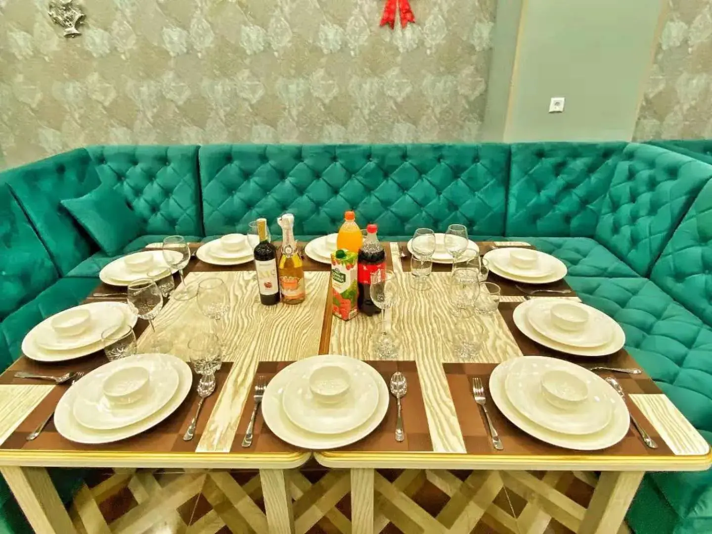 Restaurant/places to eat in Michelin Hotel Restaurant/places to eat in Michelin Hotel