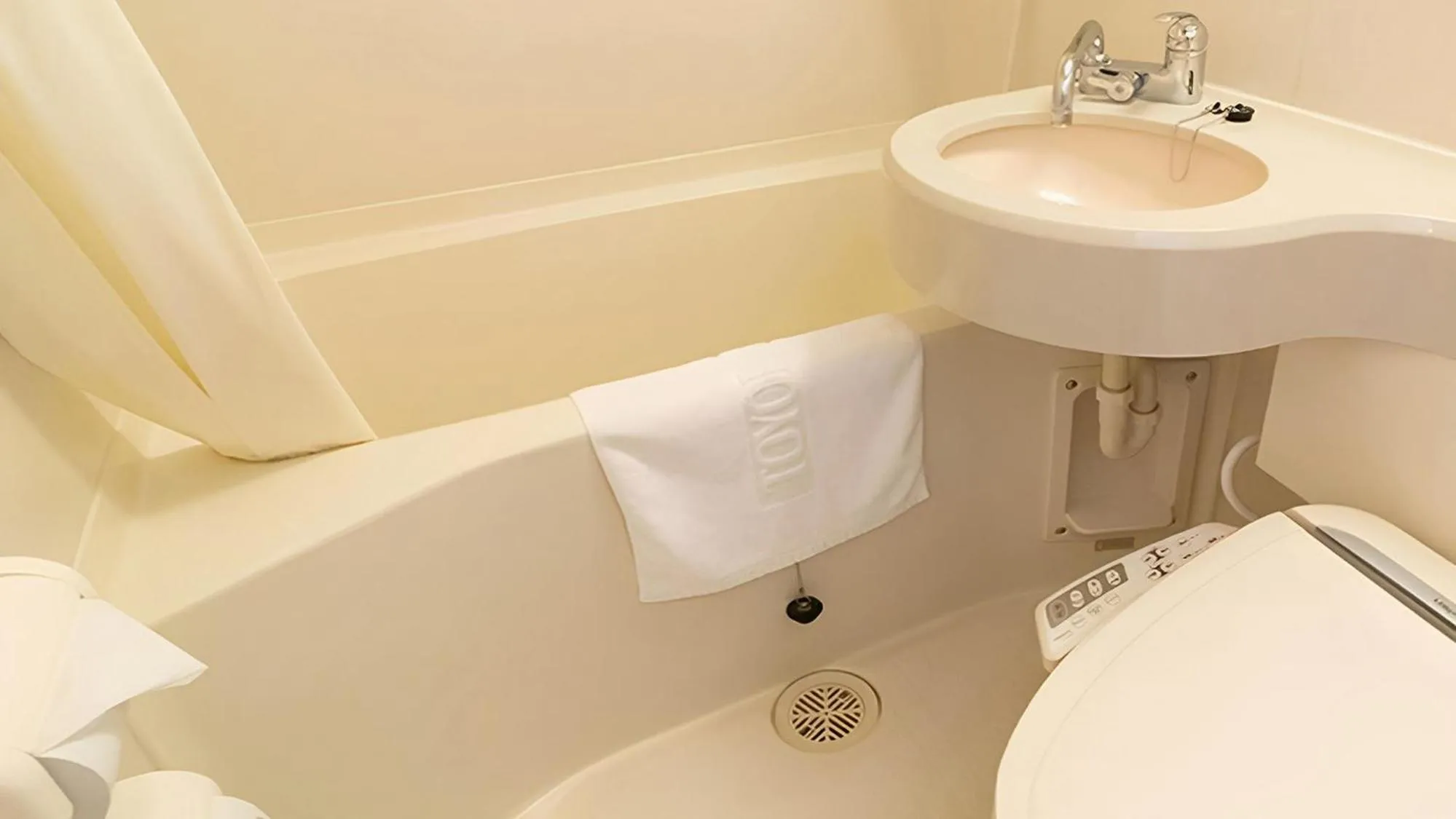 Bathroom in Toyoko Inn Shin-Osaka Chuo-guchi Shinkan