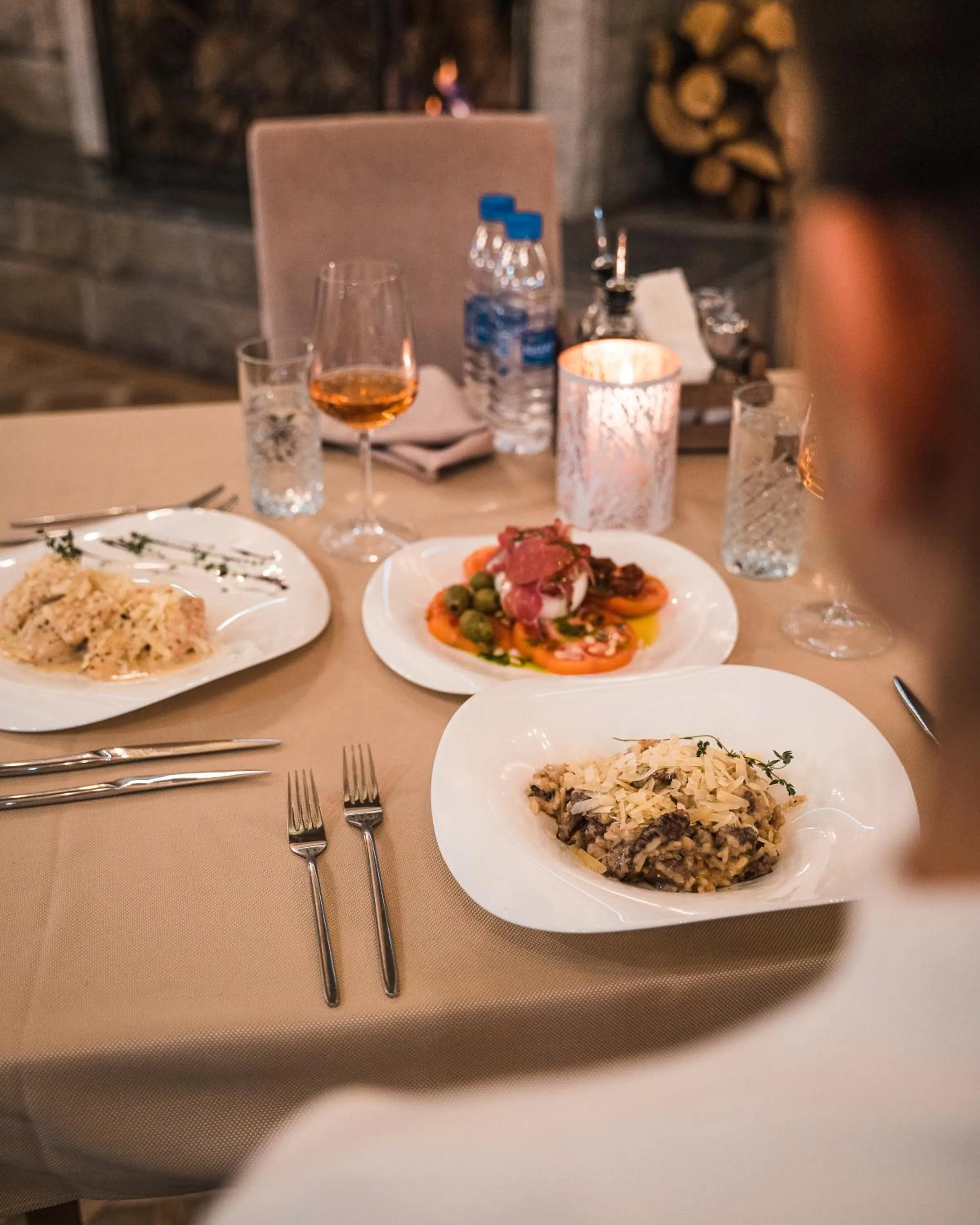 Restaurant/places to eat in Hotel and Relax Moreni