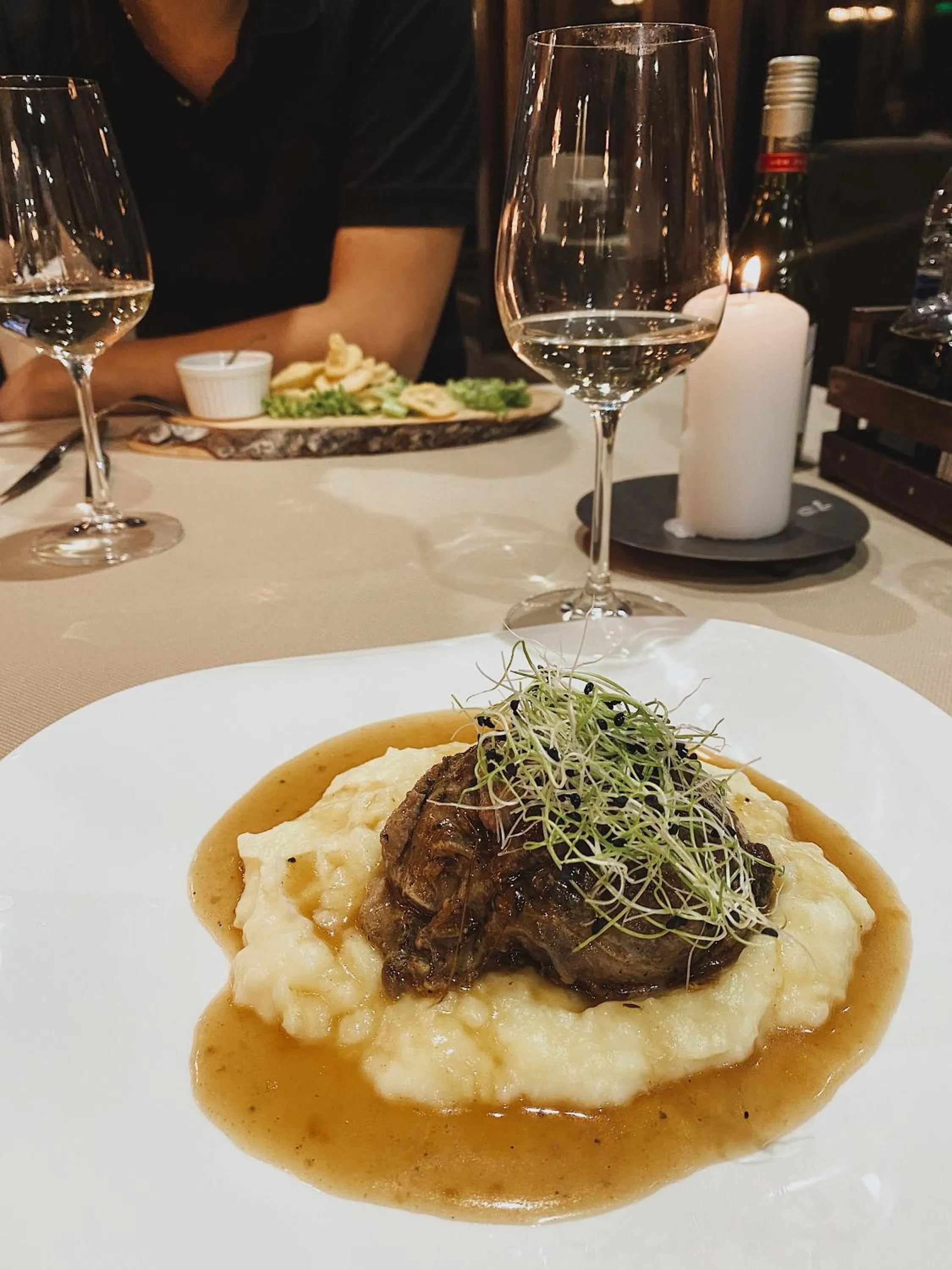 Restaurant/places to eat in Hotel and Relax Moreni