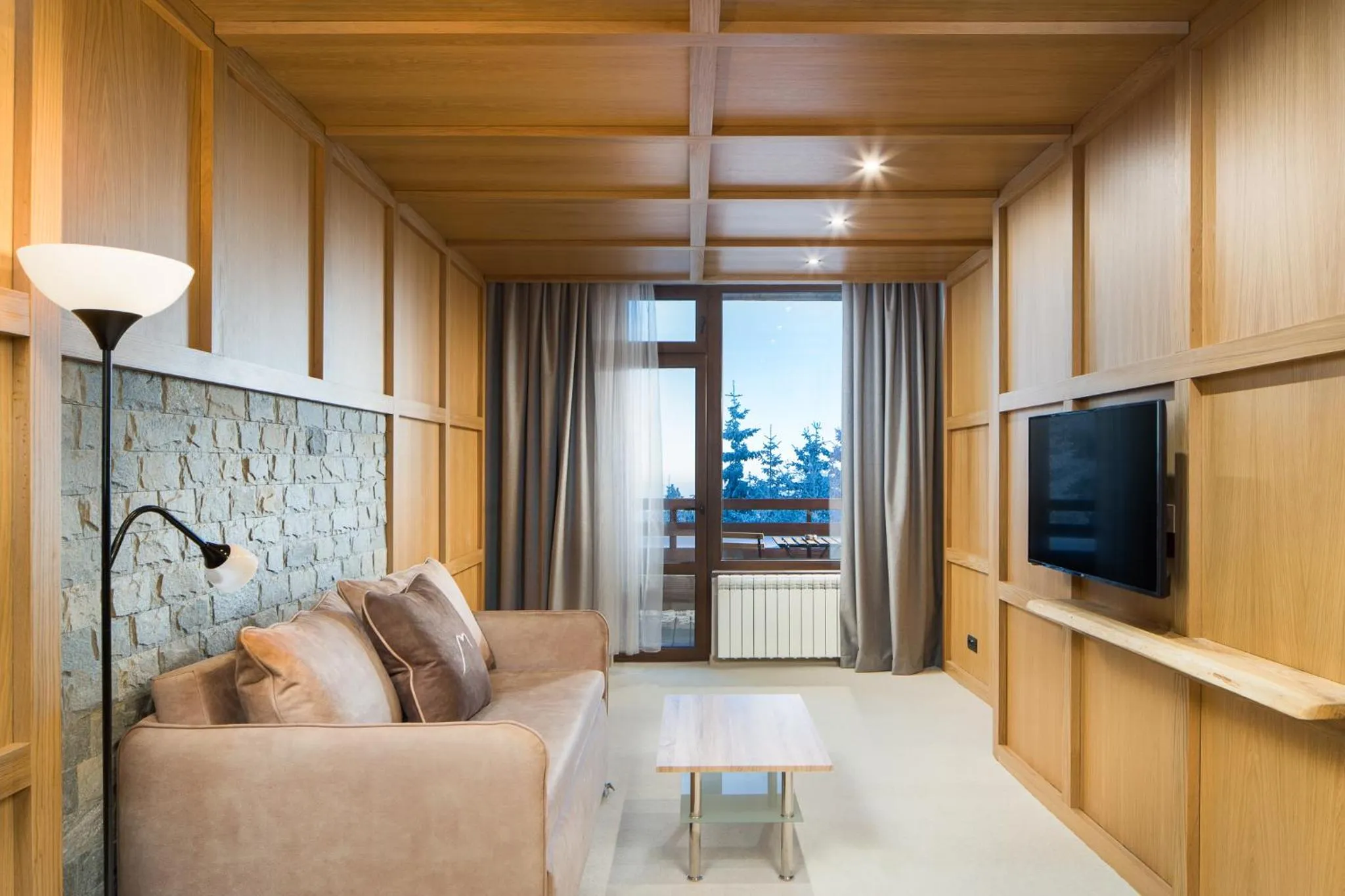 TV and multimedia in Hotel and Relax Moreni