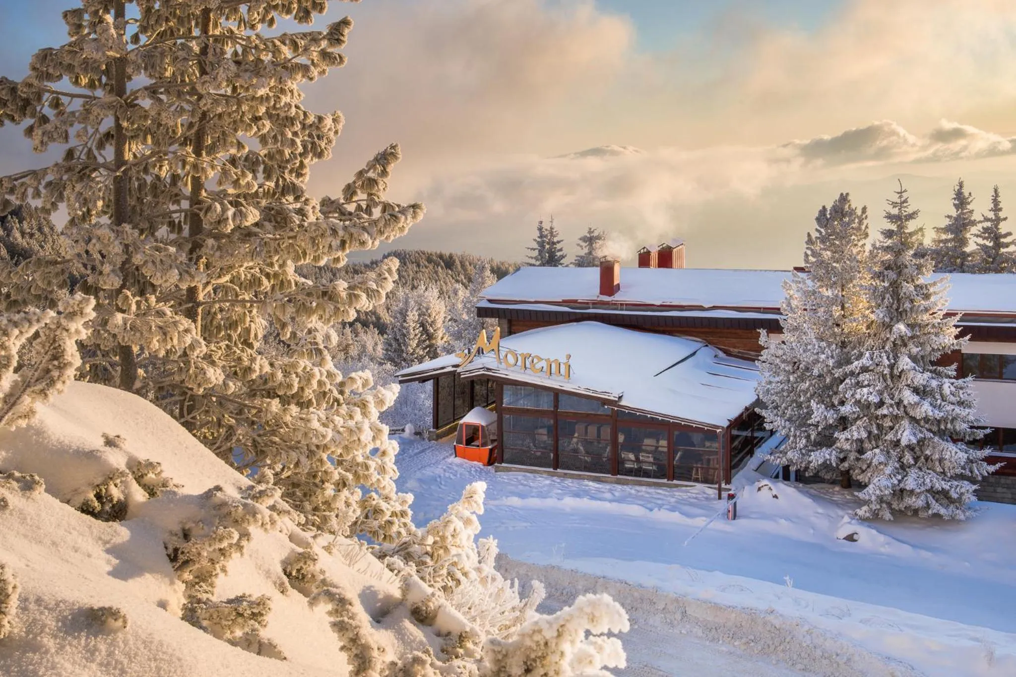 Property building in Hotel and Relax Moreni