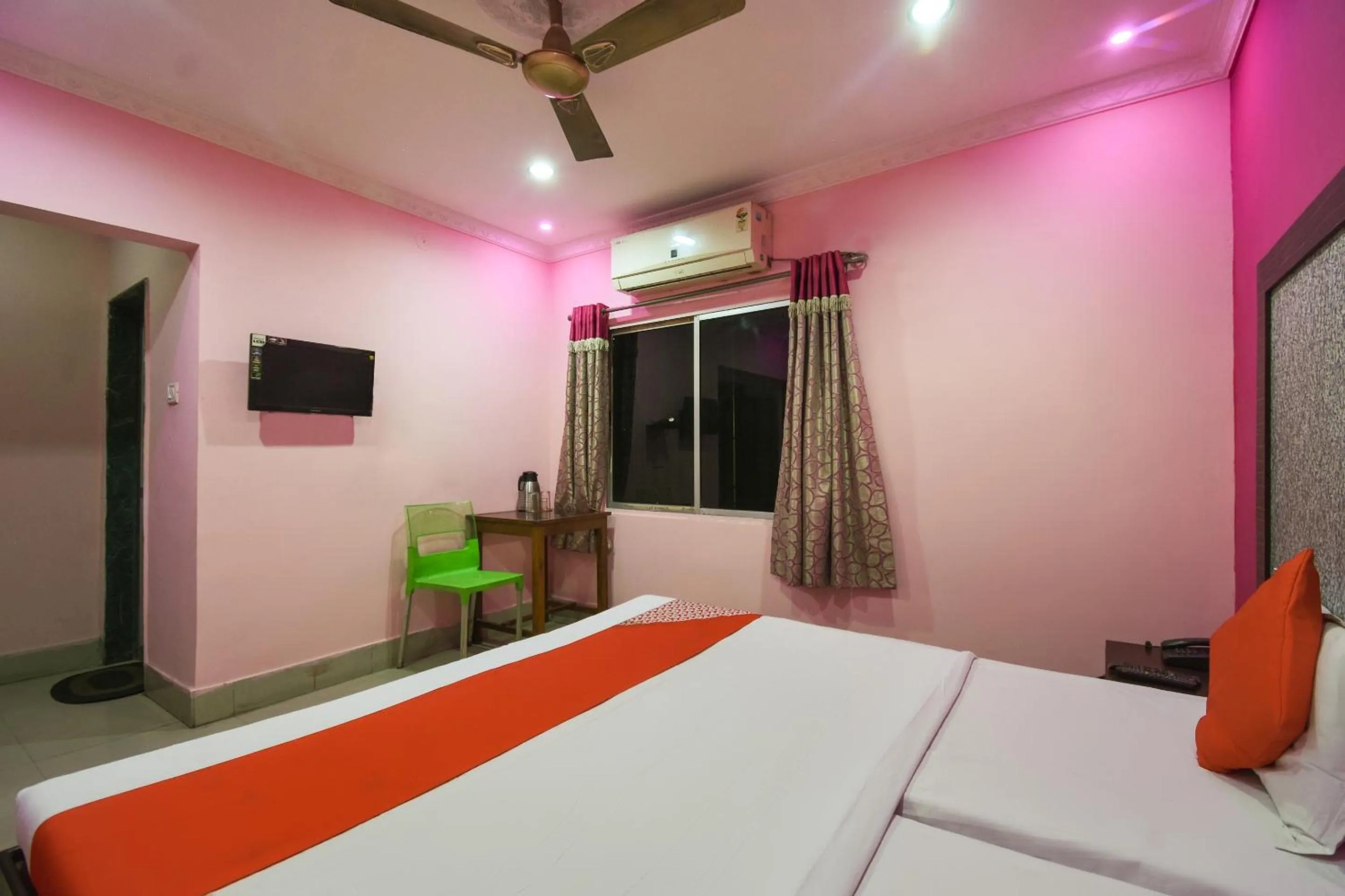 Bedroom in Hotel O Kohinoor