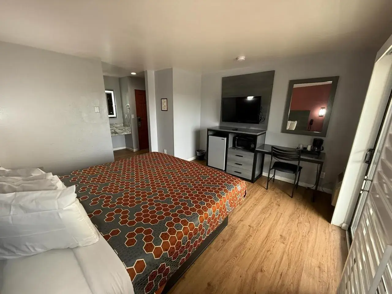 Bed in Ocean Gate Inn Bed in Ocean Gate Inn