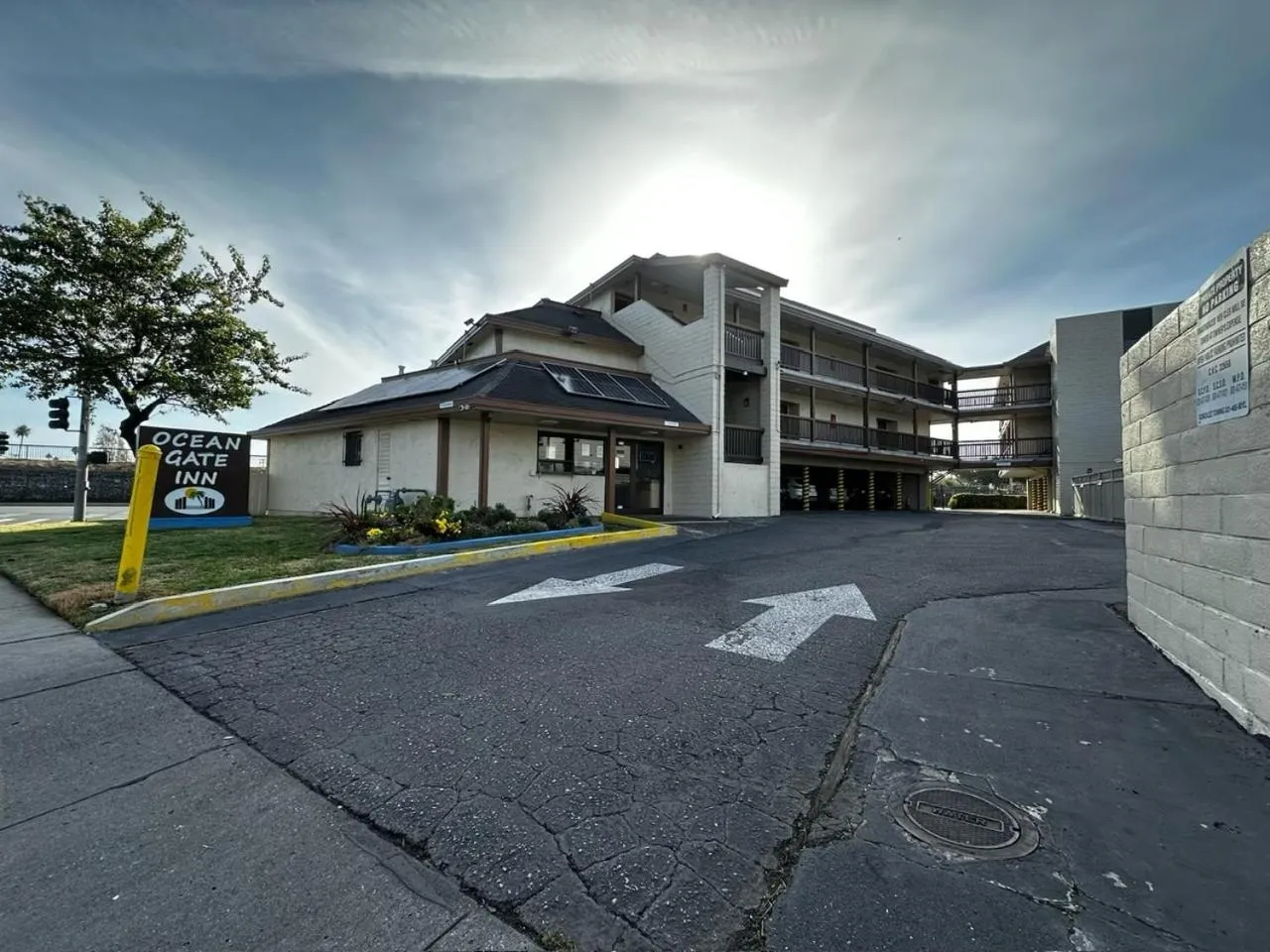 Property building in Ocean Gate Inn