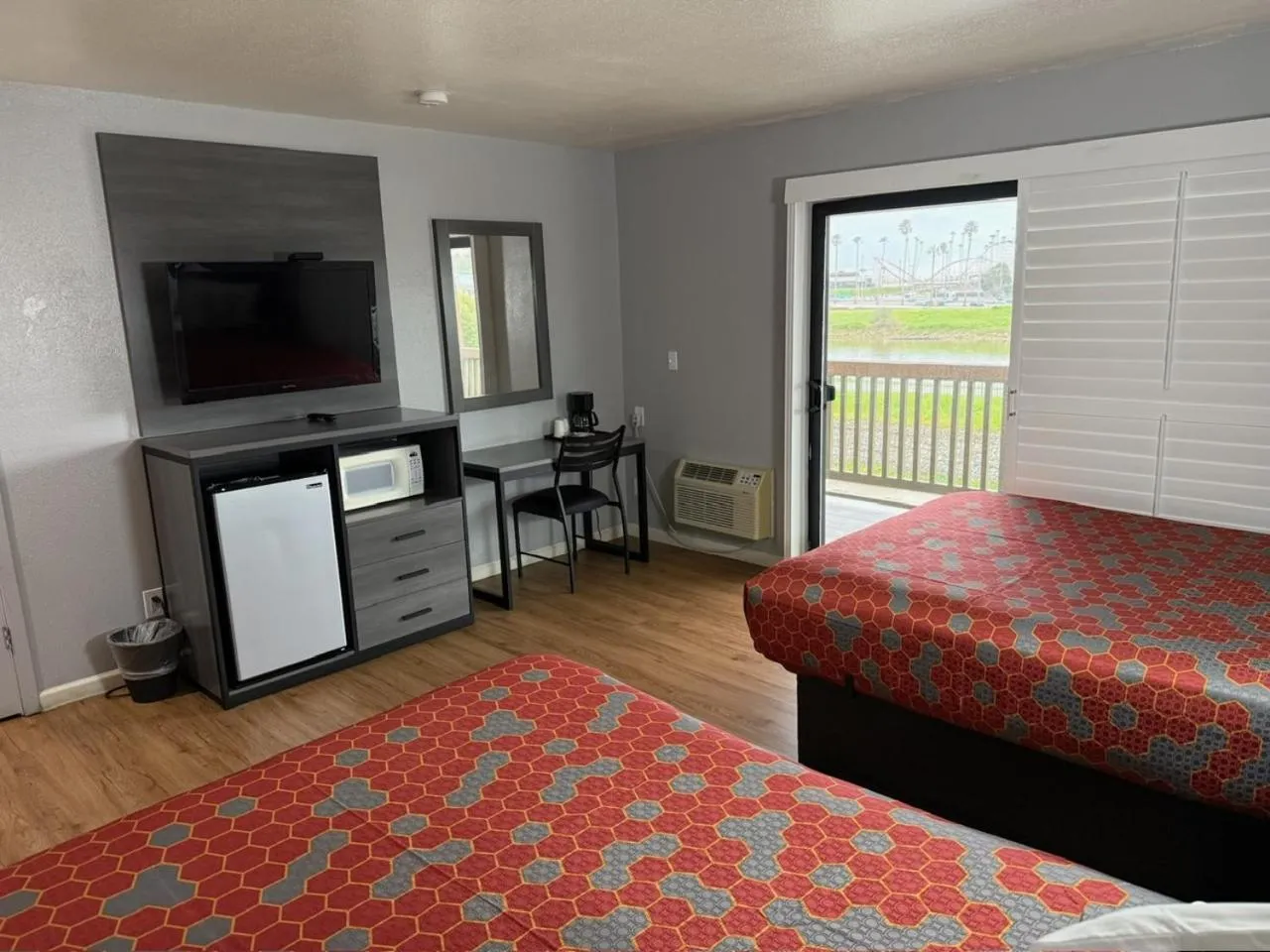 Bed in Ocean Gate Inn