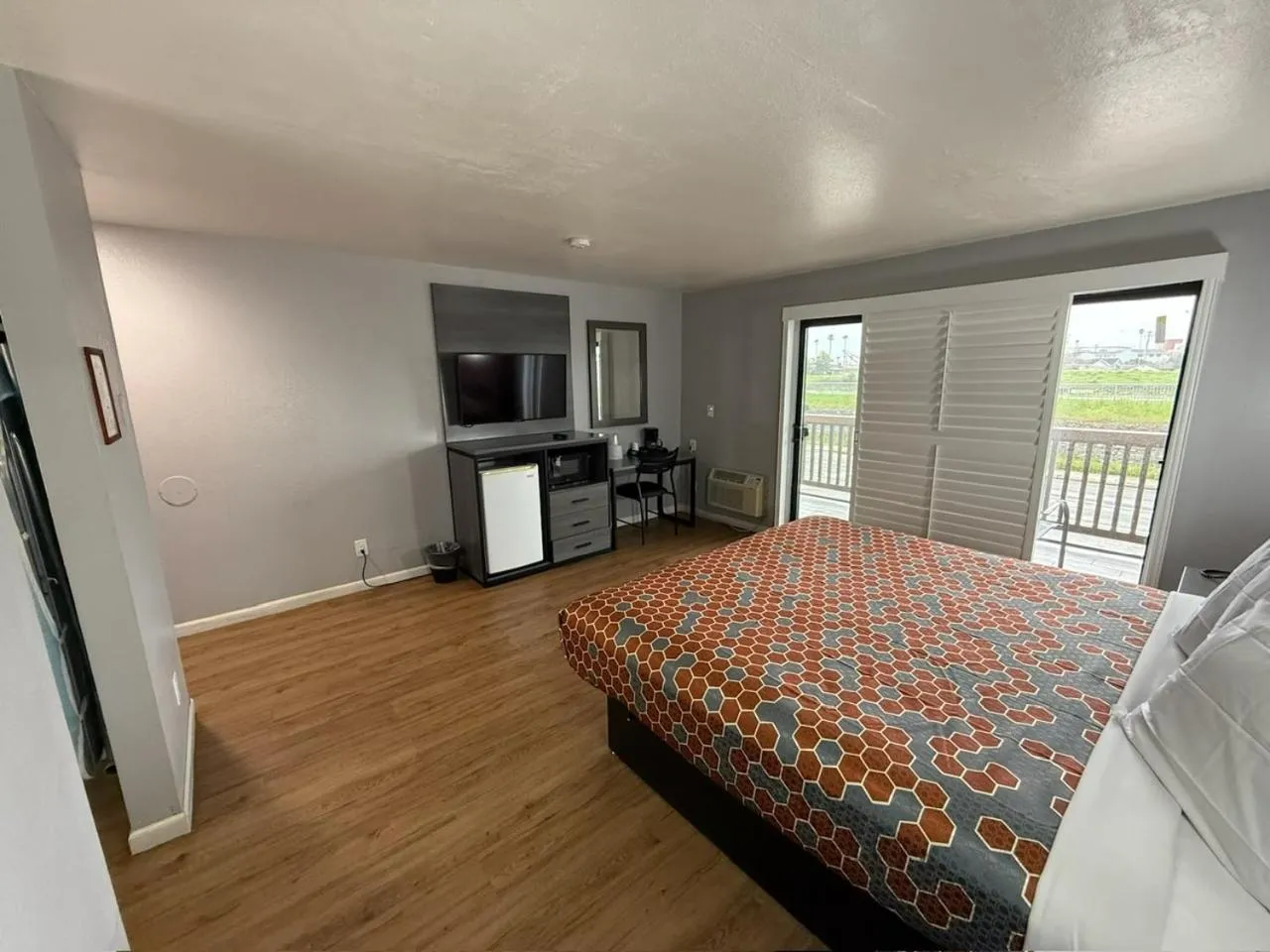 Bed in Ocean Gate Inn