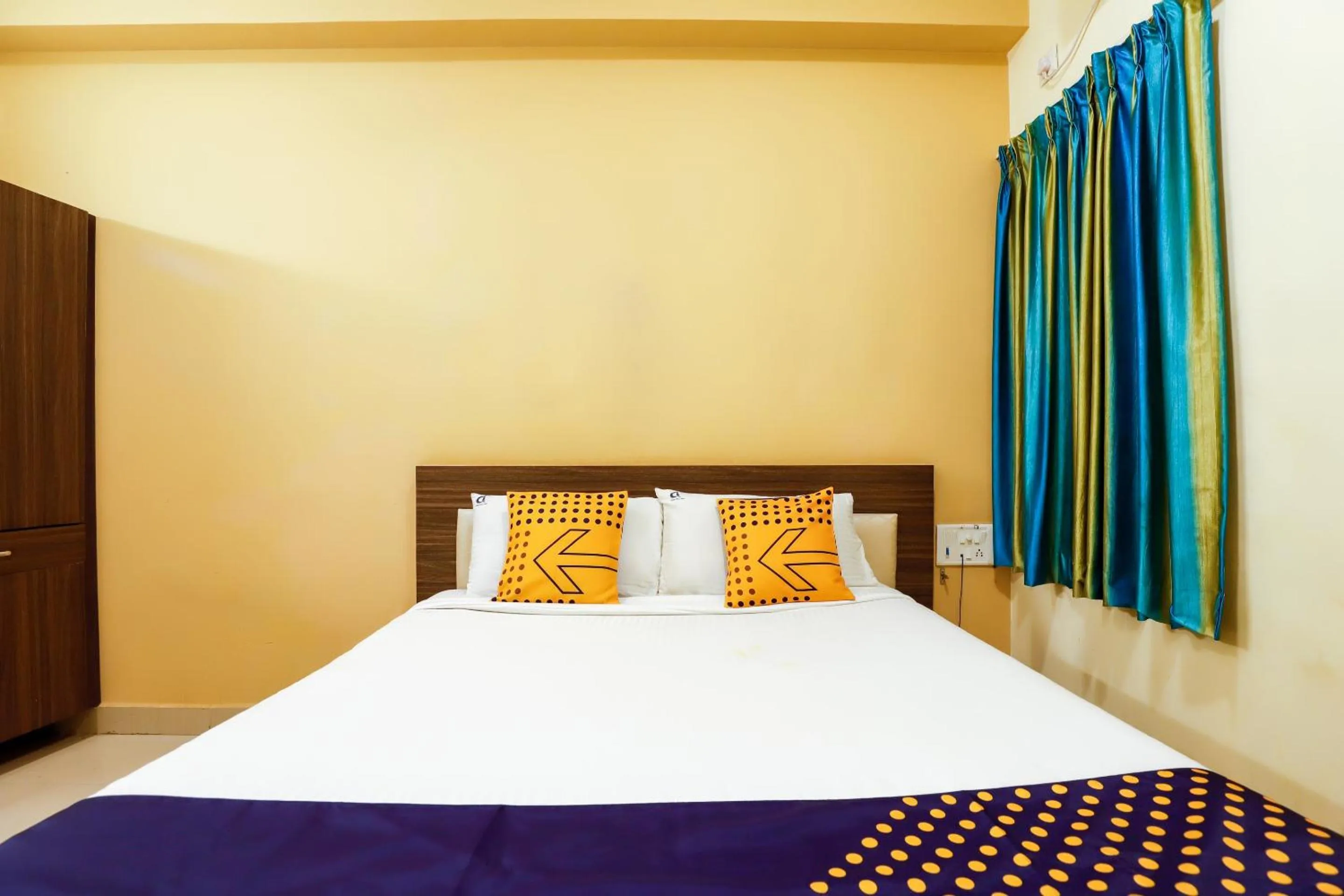 Bedroom, Bed in SPOT ON Central Inn