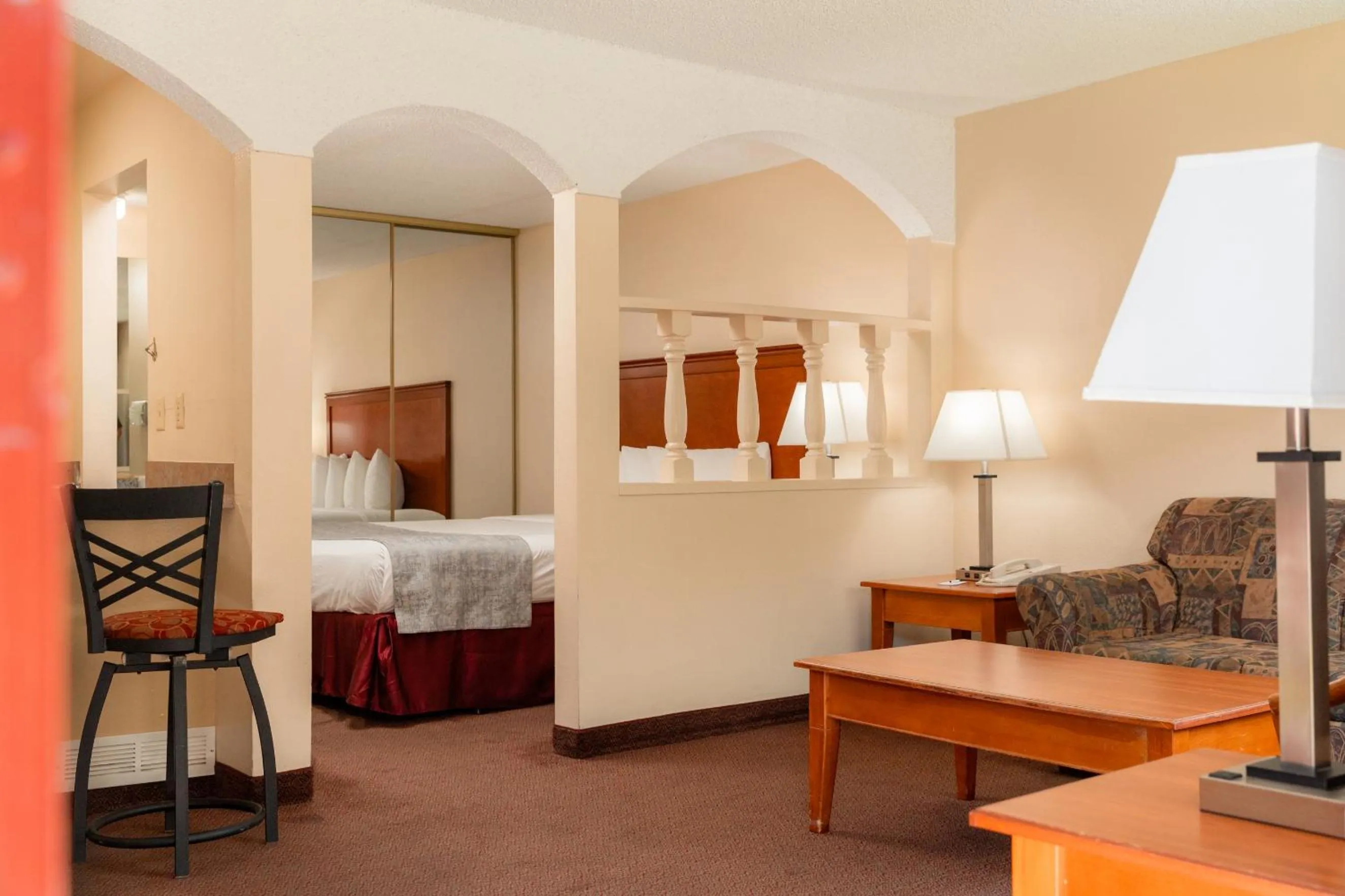 Seating area, Bed in Mardi Gras Hotel & Casino