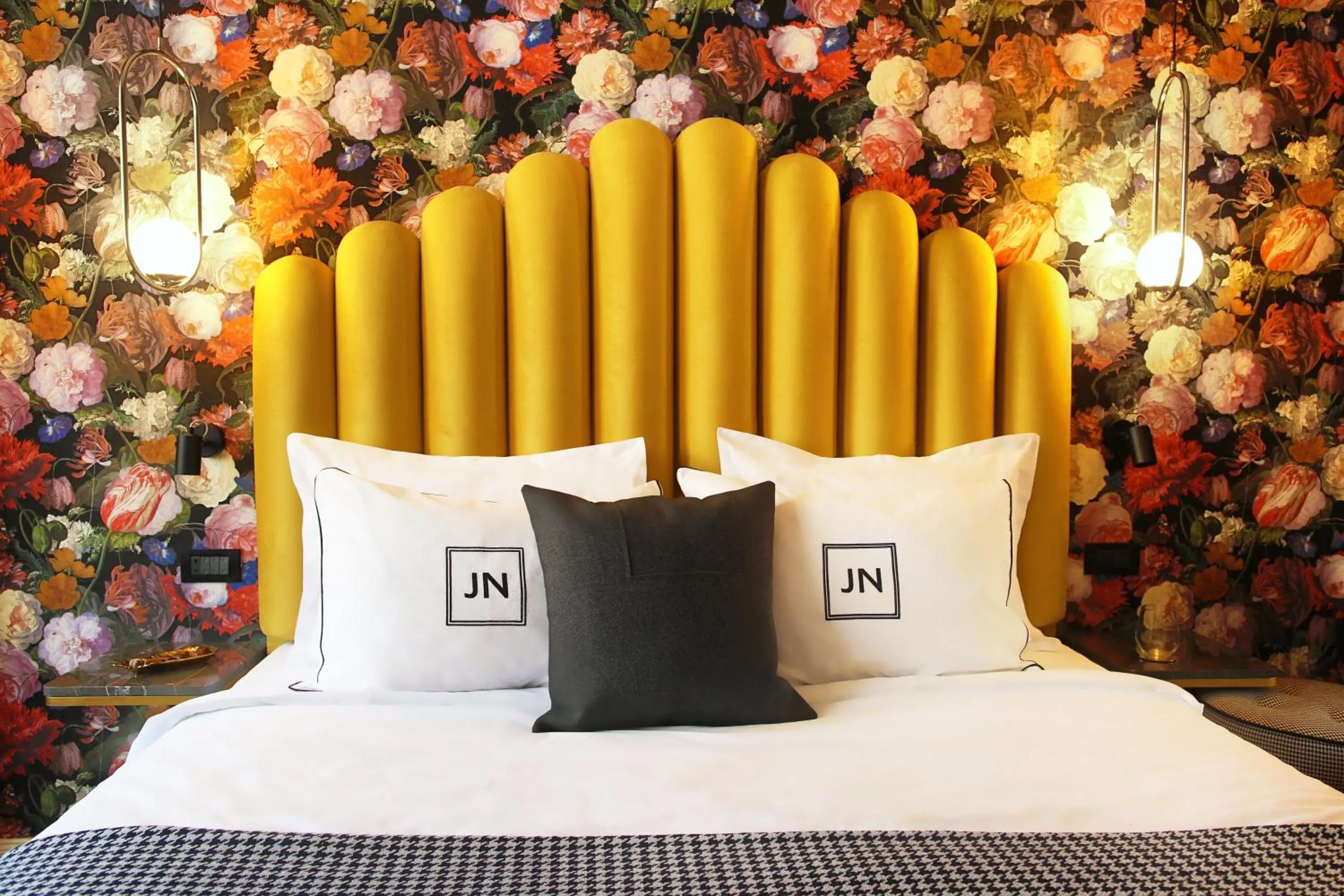 Bed in JN Boutique Hotel