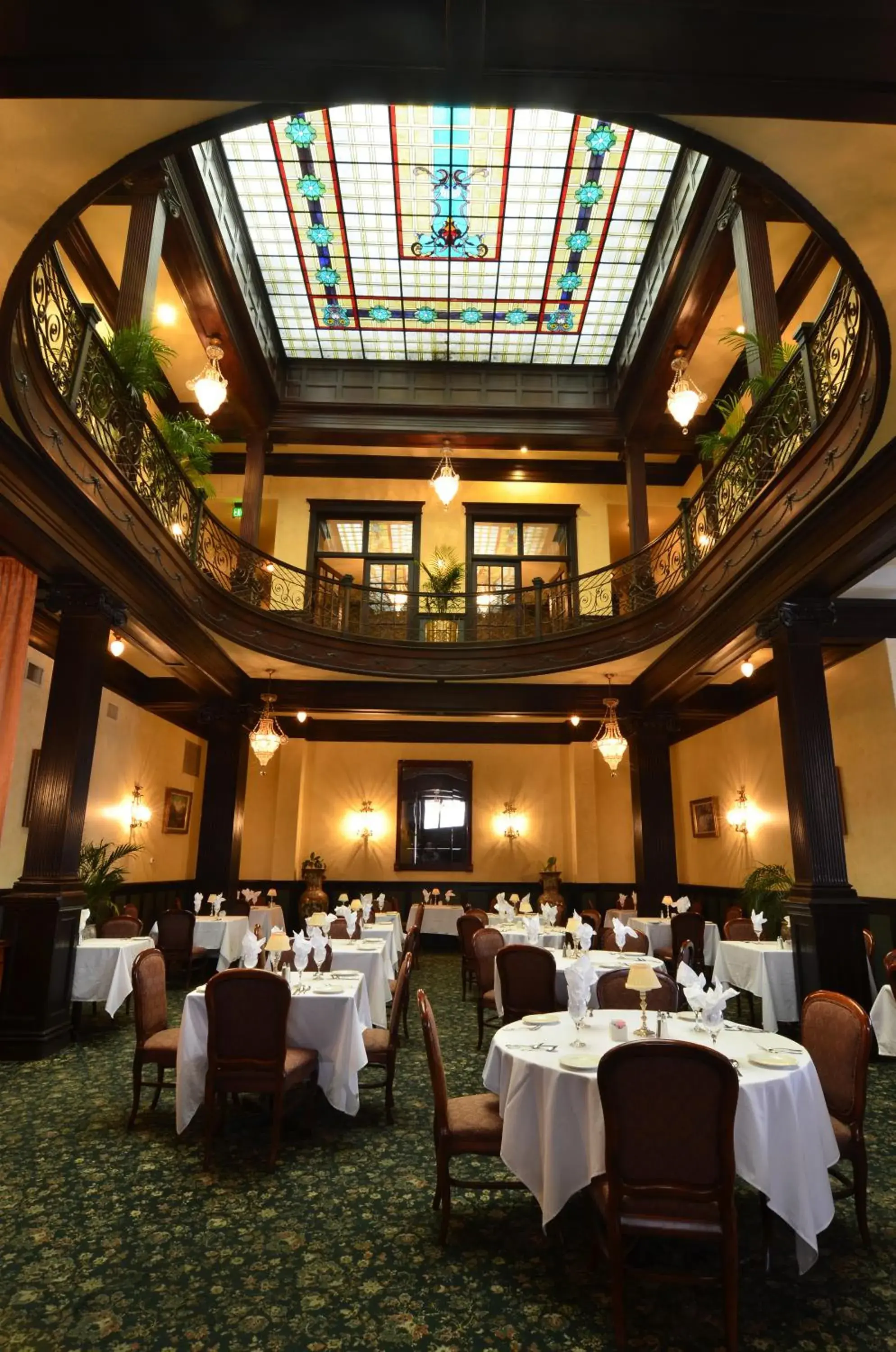 Restaurant/places to eat in Geiser Grand Hotel Restaurant/places to eat in Geiser Grand Hotel