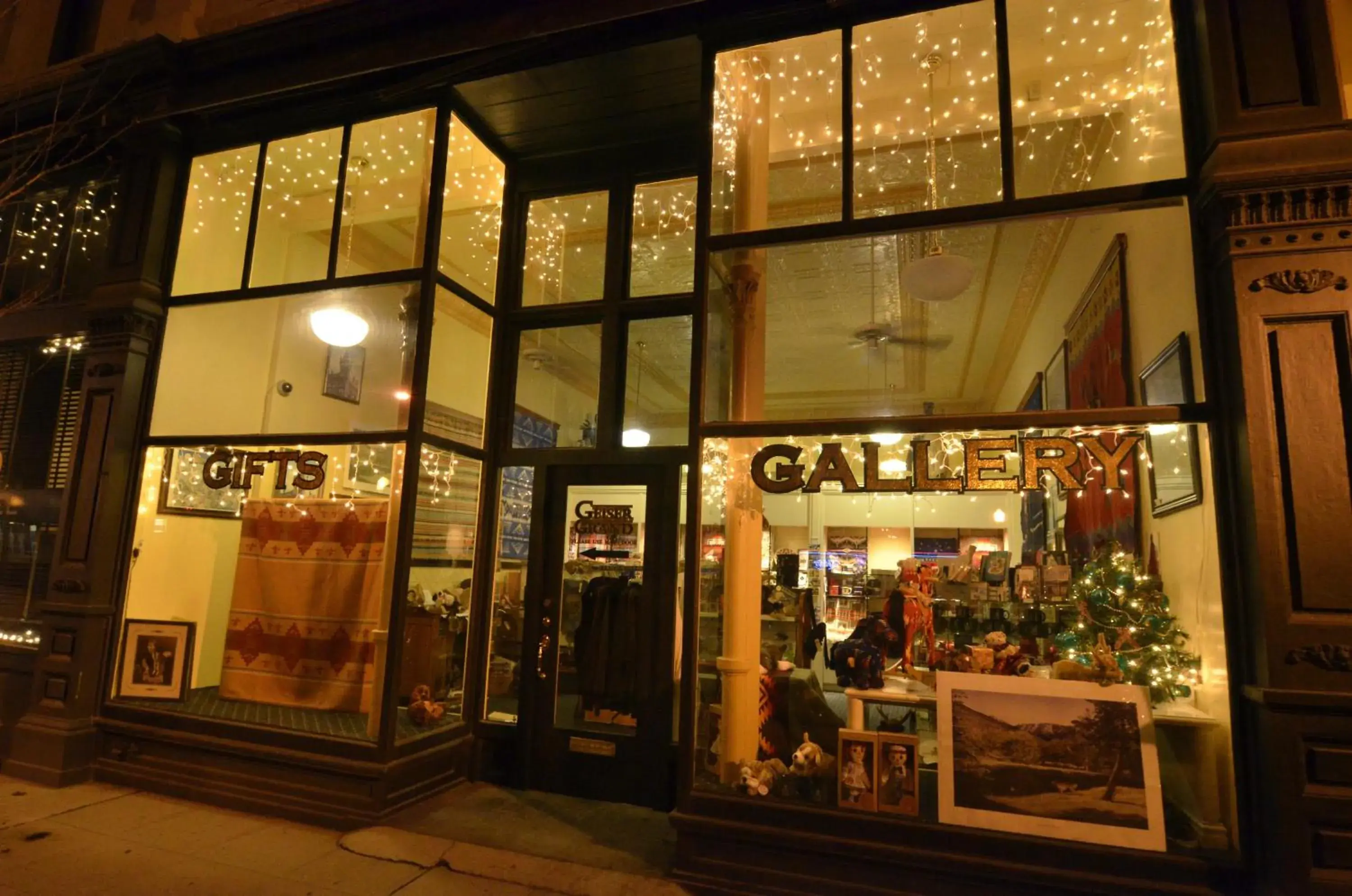 Facade/entrance in Geiser Grand Hotel Facade/entrance in Geiser Grand Hotel