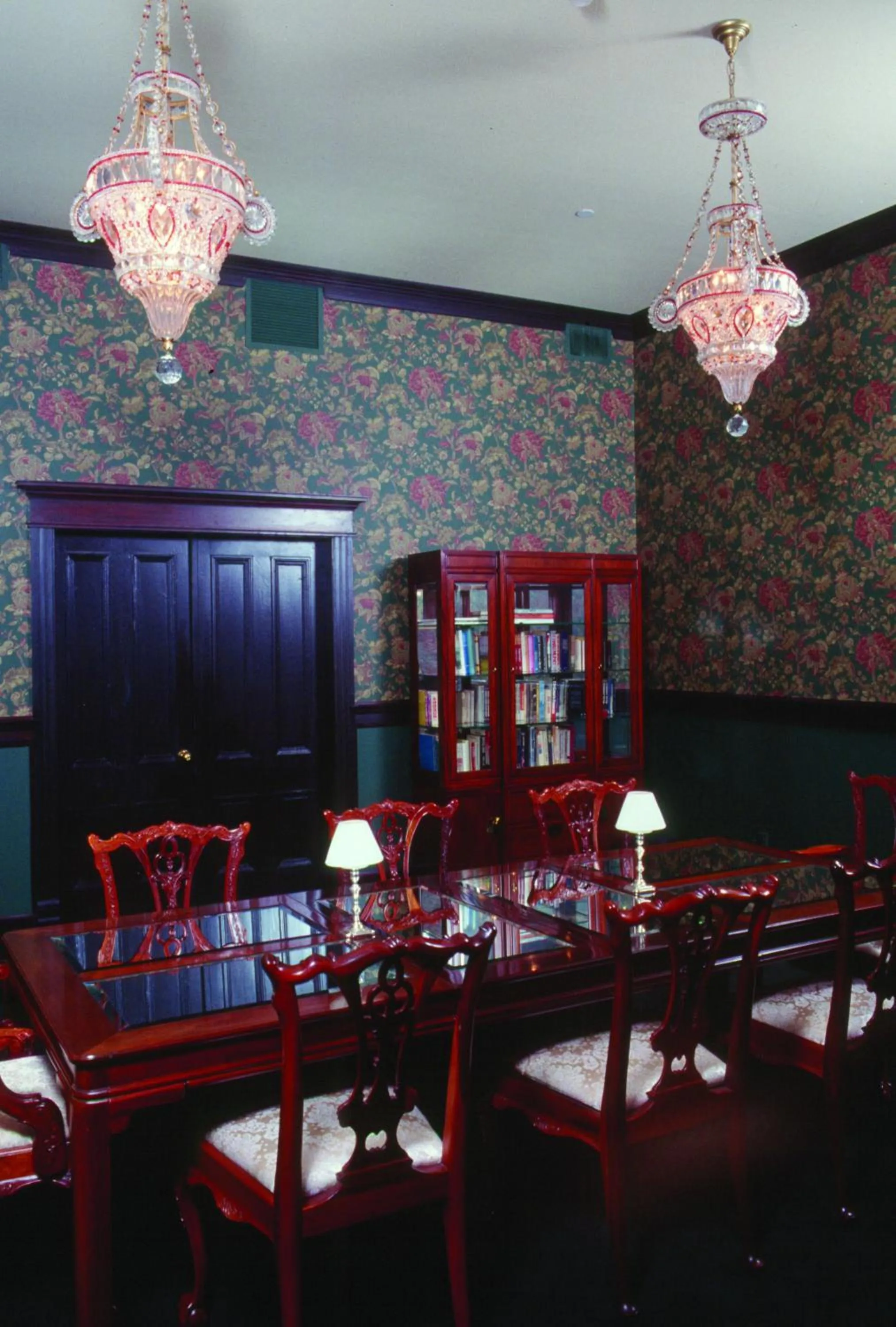 Communal lounge/ TV room in Geiser Grand Hotel