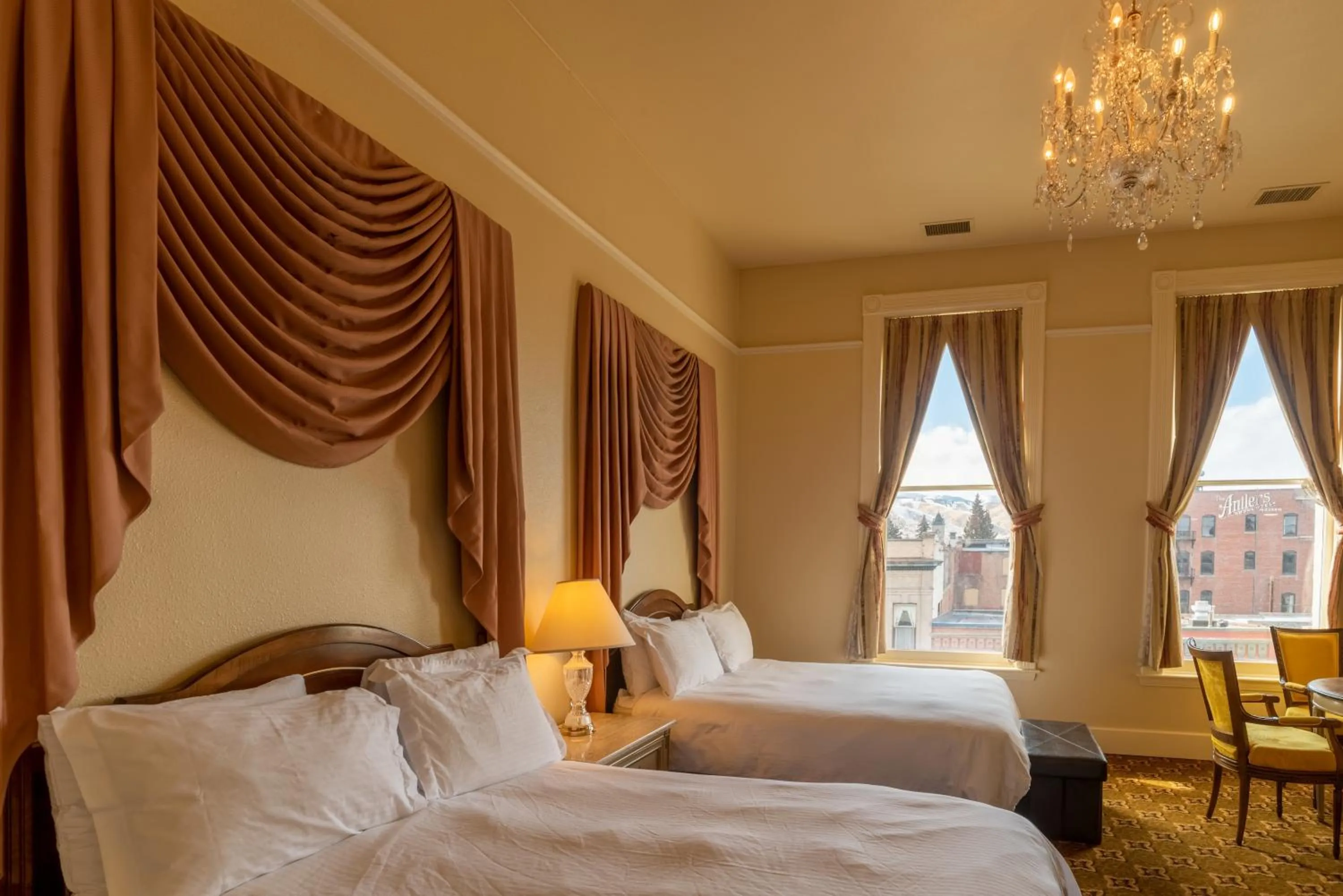 Bed in Geiser Grand Hotel