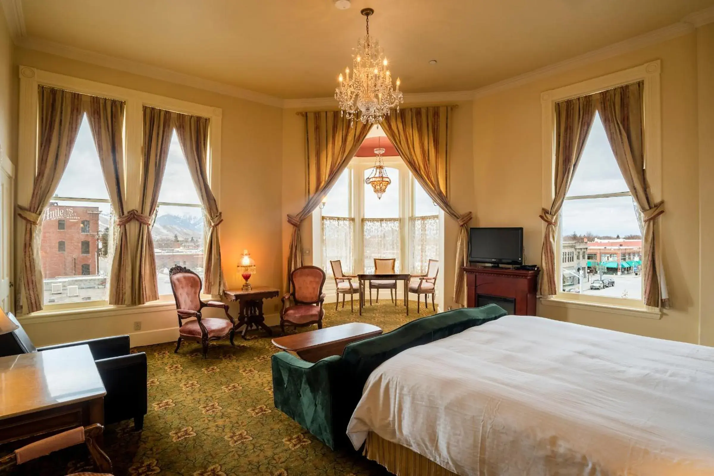 Bed in Geiser Grand Hotel Bed in Geiser Grand Hotel