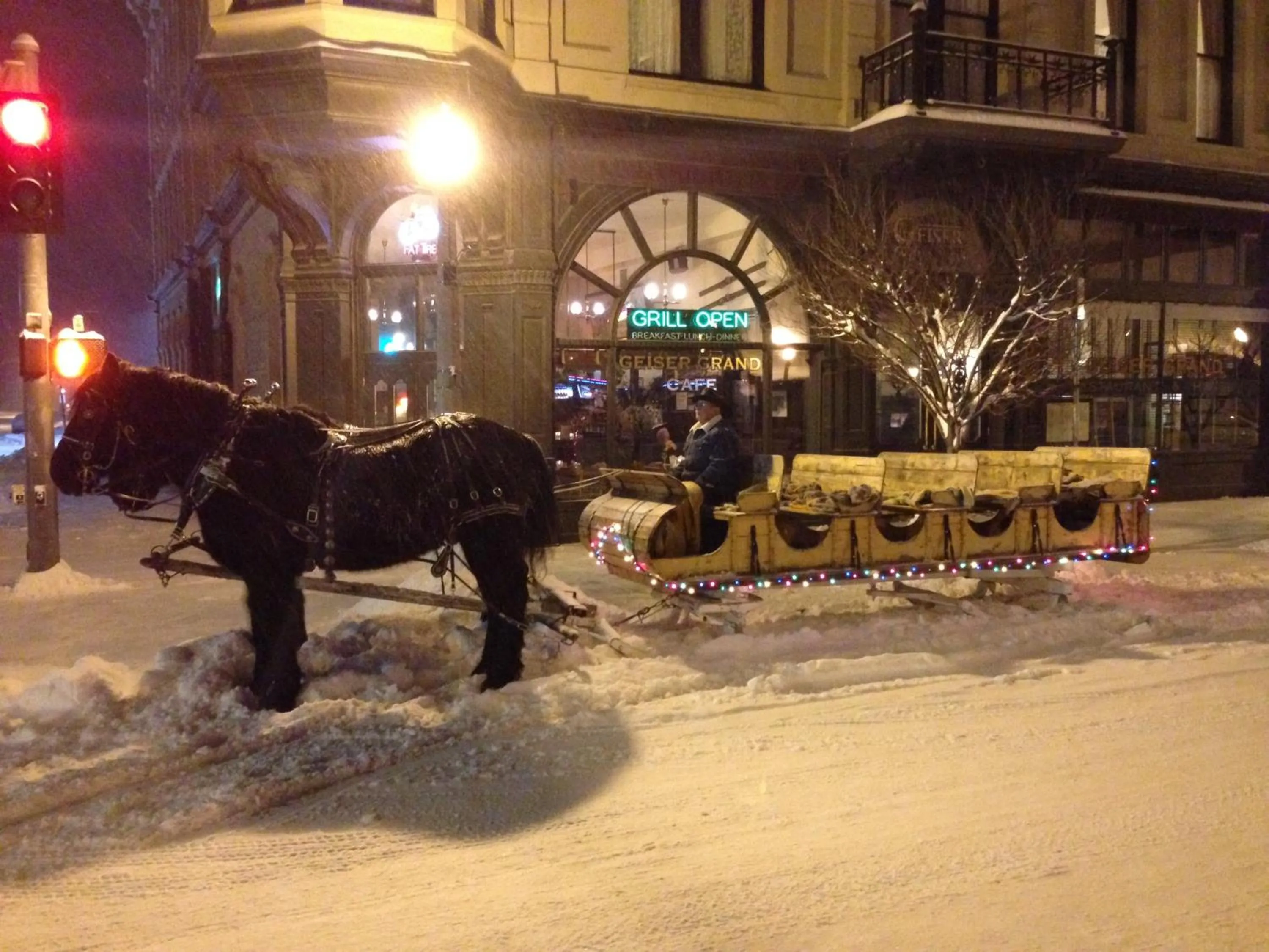 Night in Geiser Grand Hotel